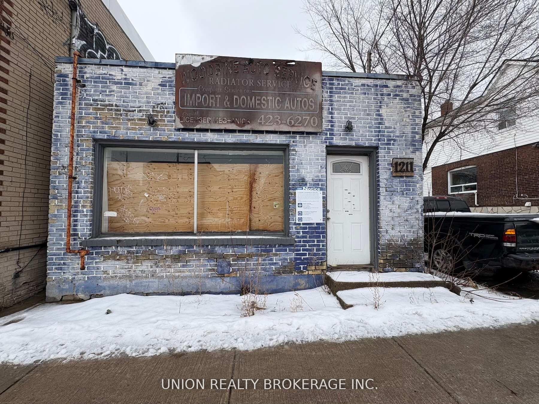 1211 Woodbine Avenue — photo 1