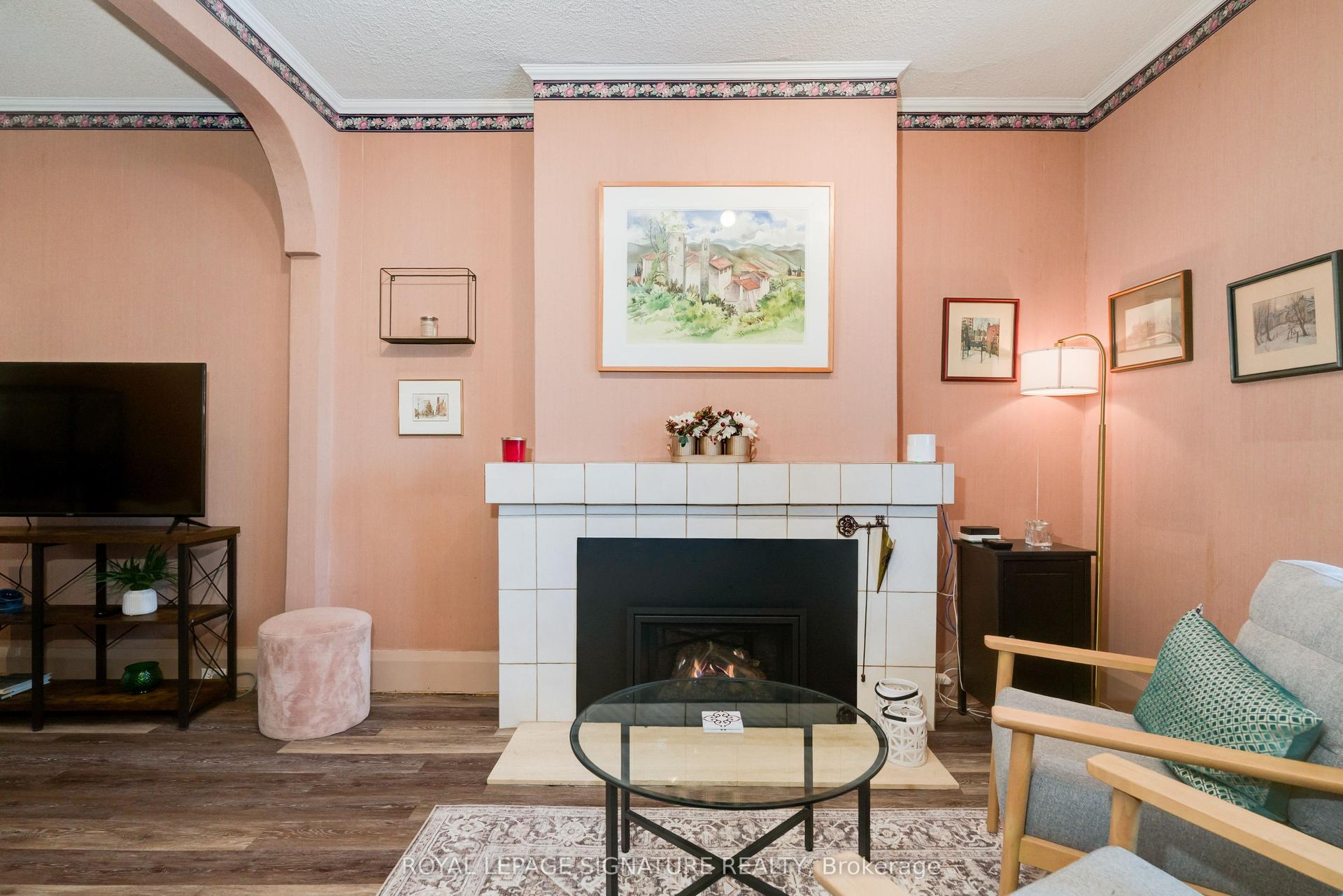 1089 Mt Pleasant Road — photo 1