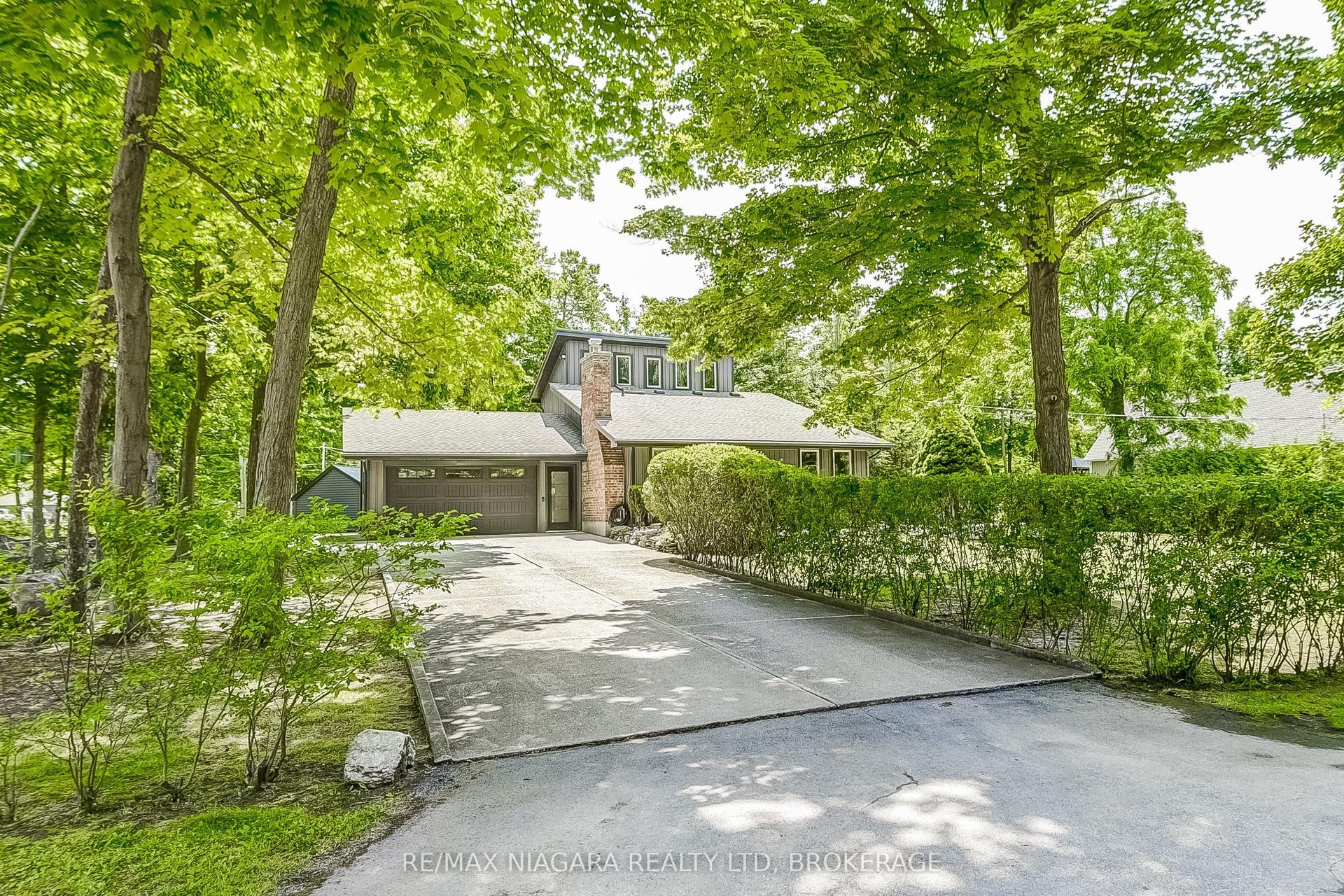 4905 Mapleview Crescent — photo 1