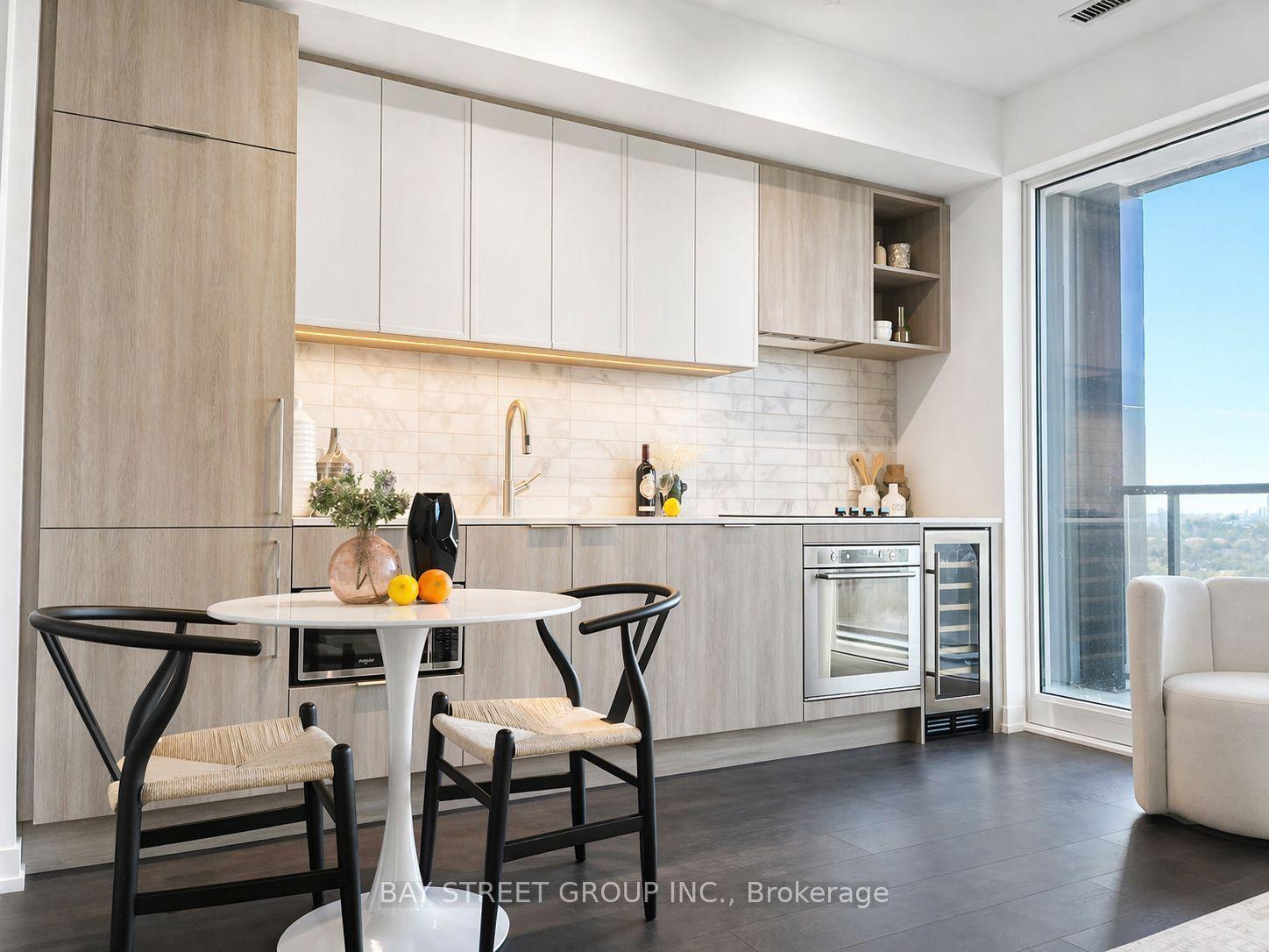 2020 Bathurst Street 1910 #1910 — photo 1