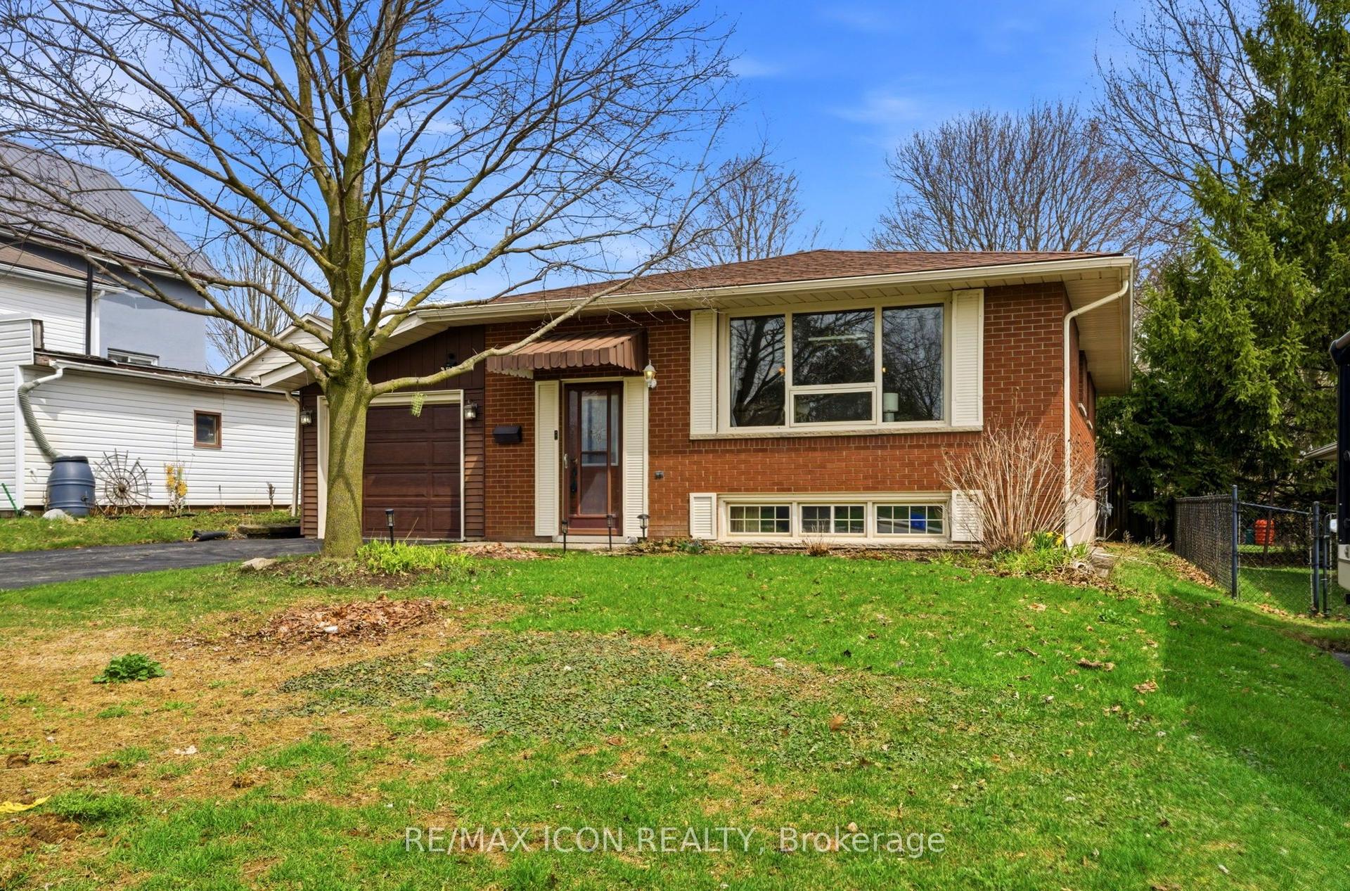 13 Greenwood Drive — photo 1