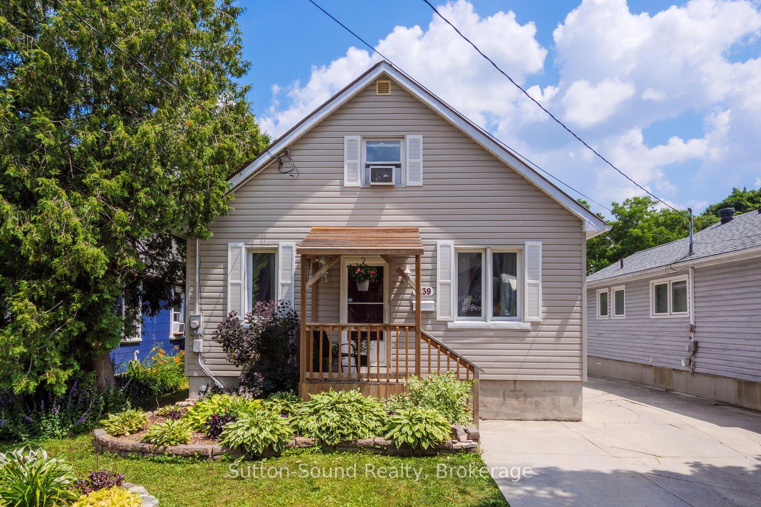 1139 4th Avenue W — photo 1