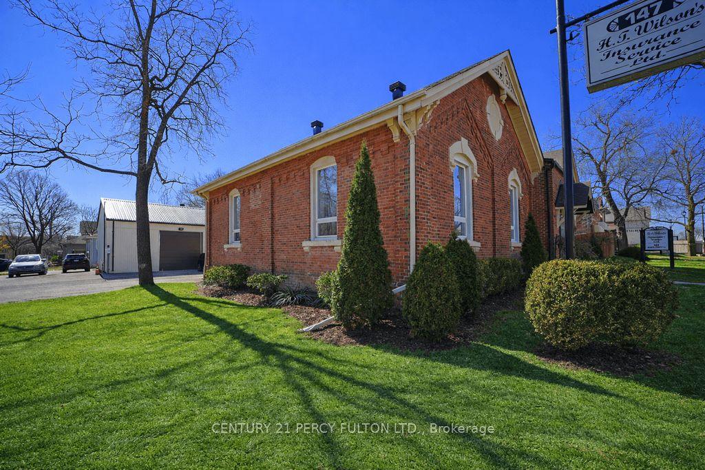 147 Queen Street W — photo 1