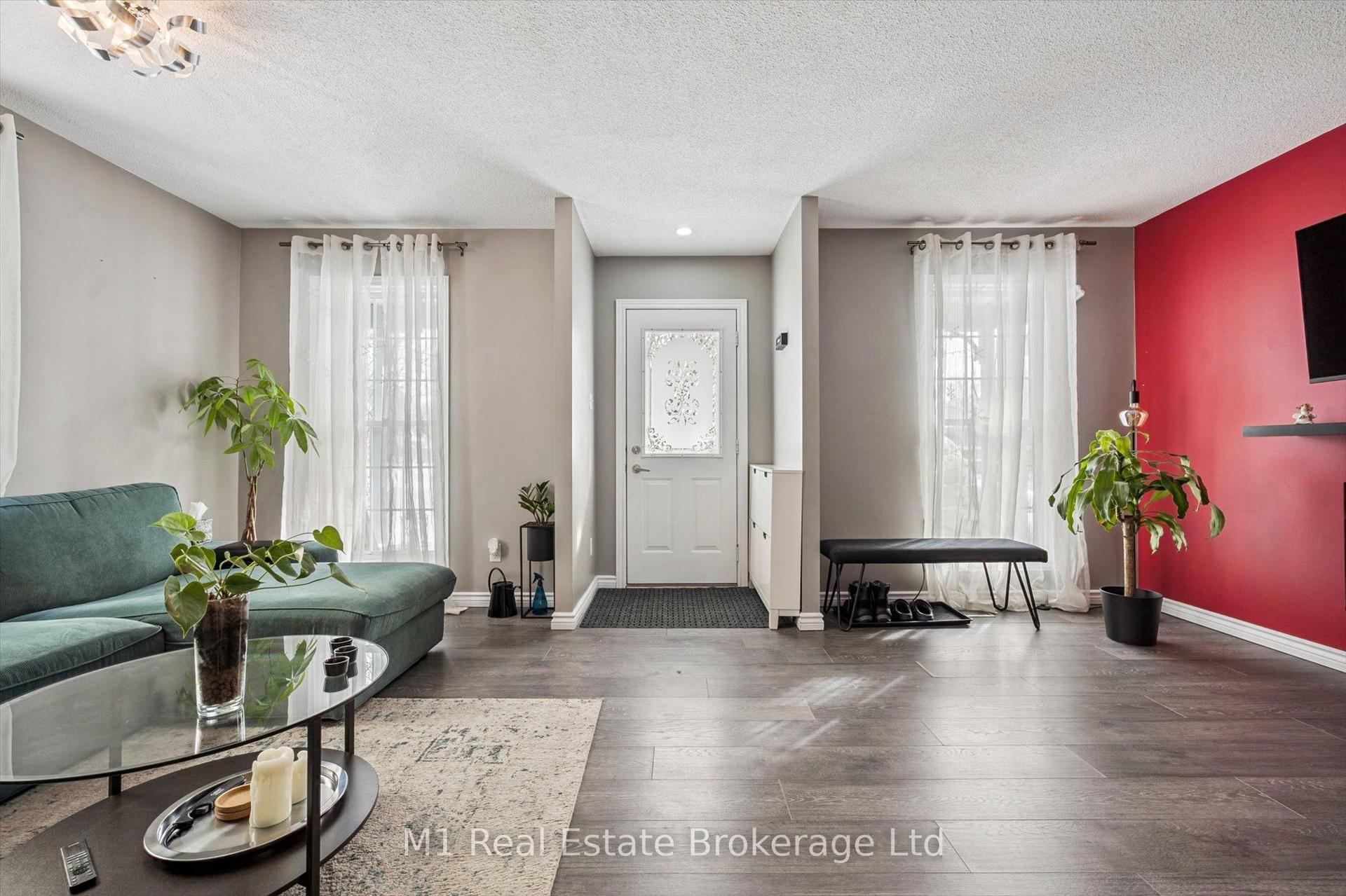 668 Jacob Lane — photo 1