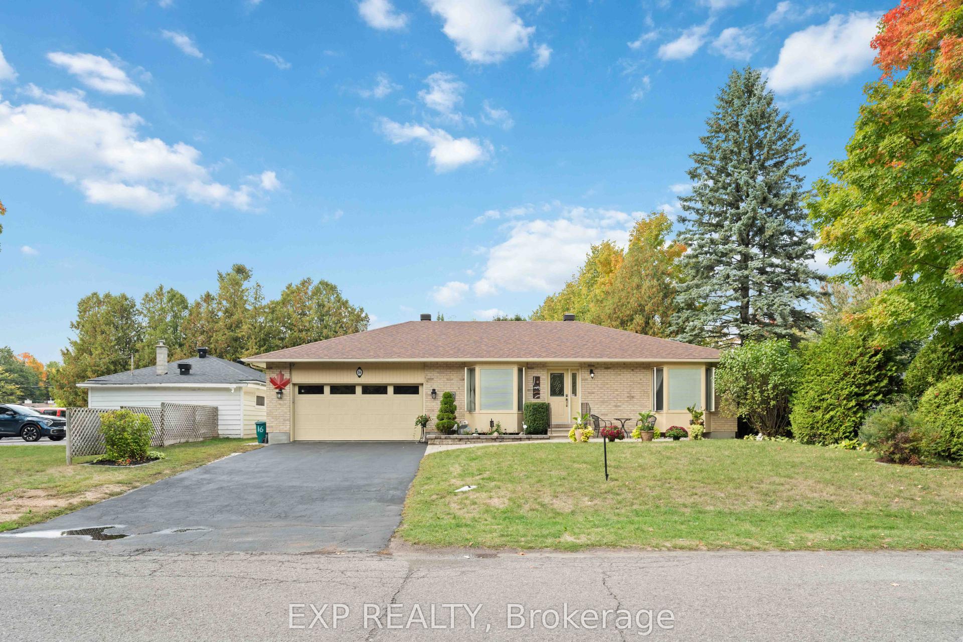 16 Evelyn Street — photo 1