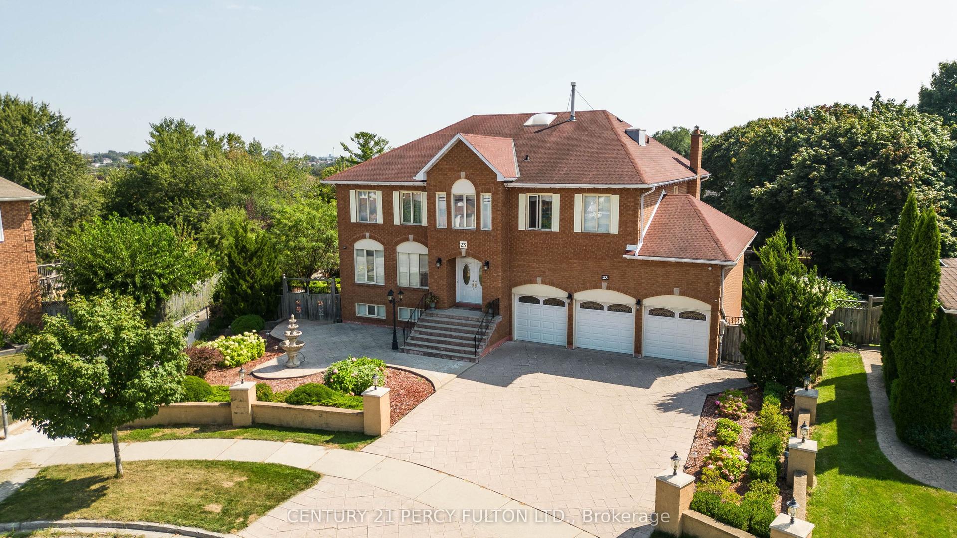 23 Leah Crescent — photo 1