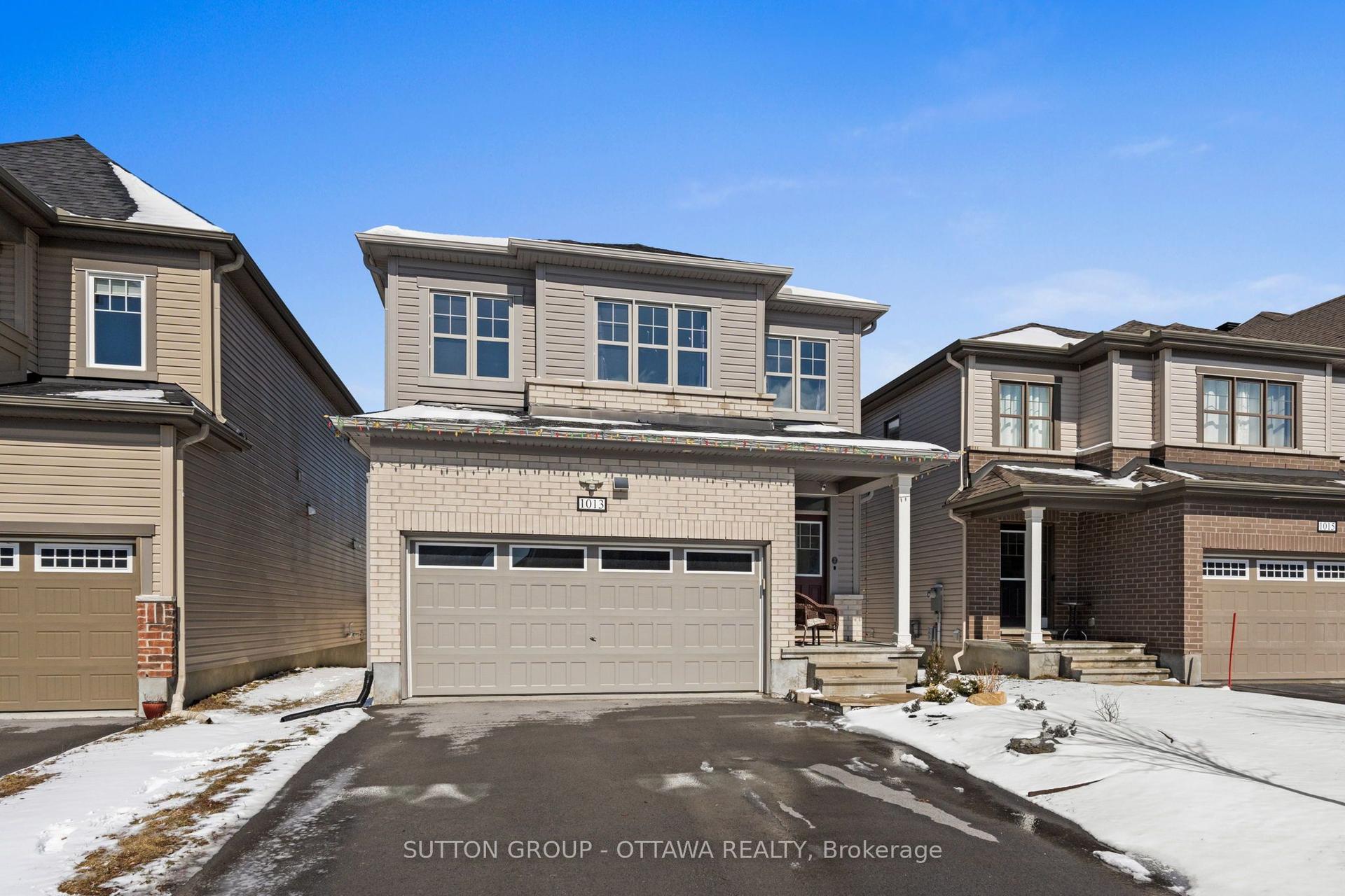 1013 Manège Street — photo 1