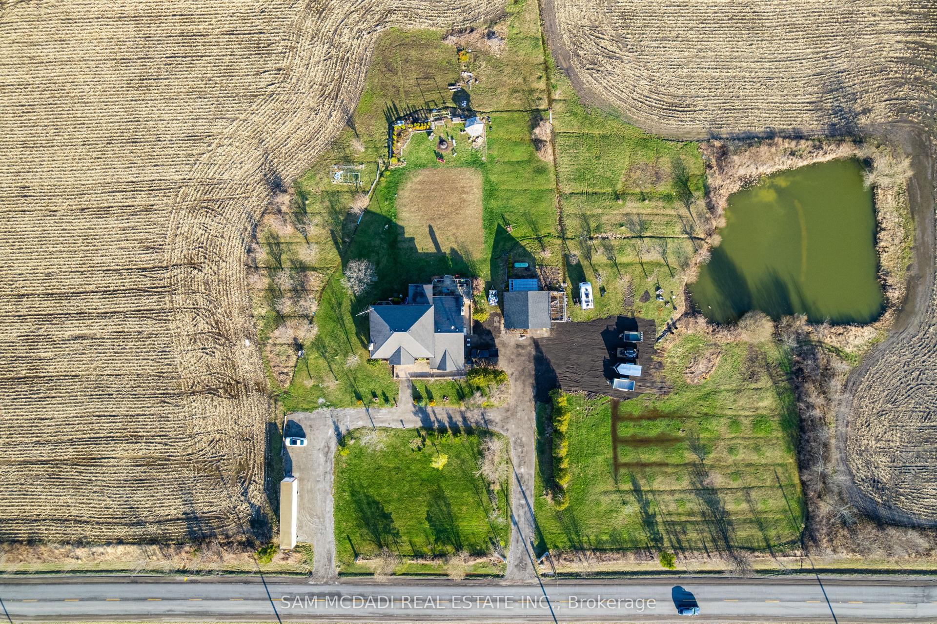 225 Park Road S — photo 1