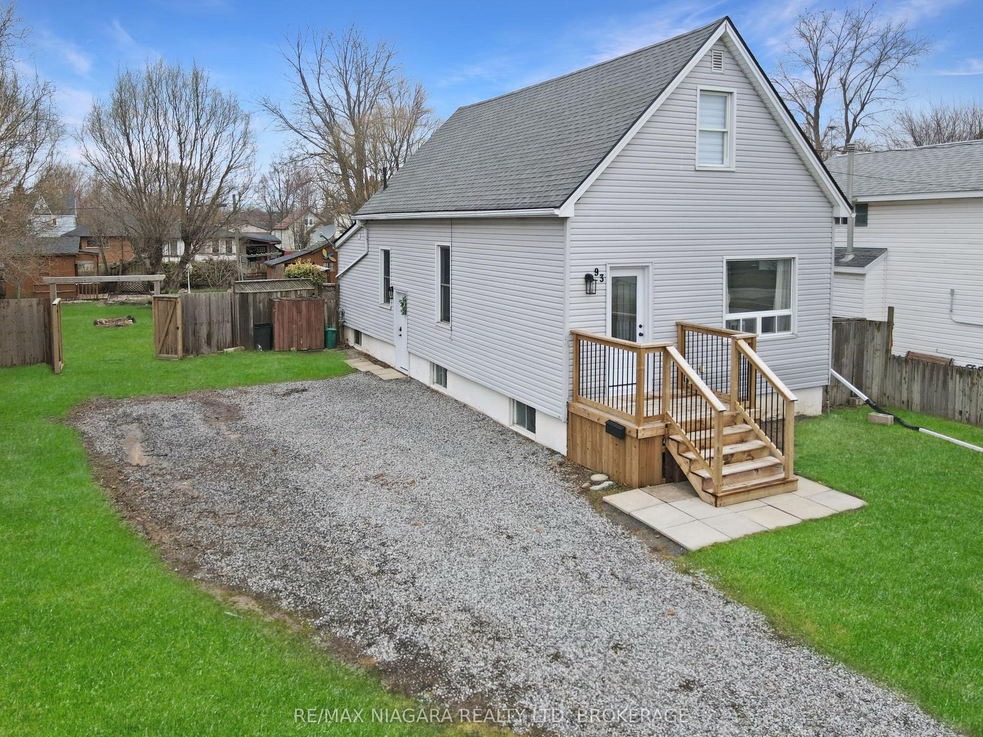 93 Lavinia Street — photo 1