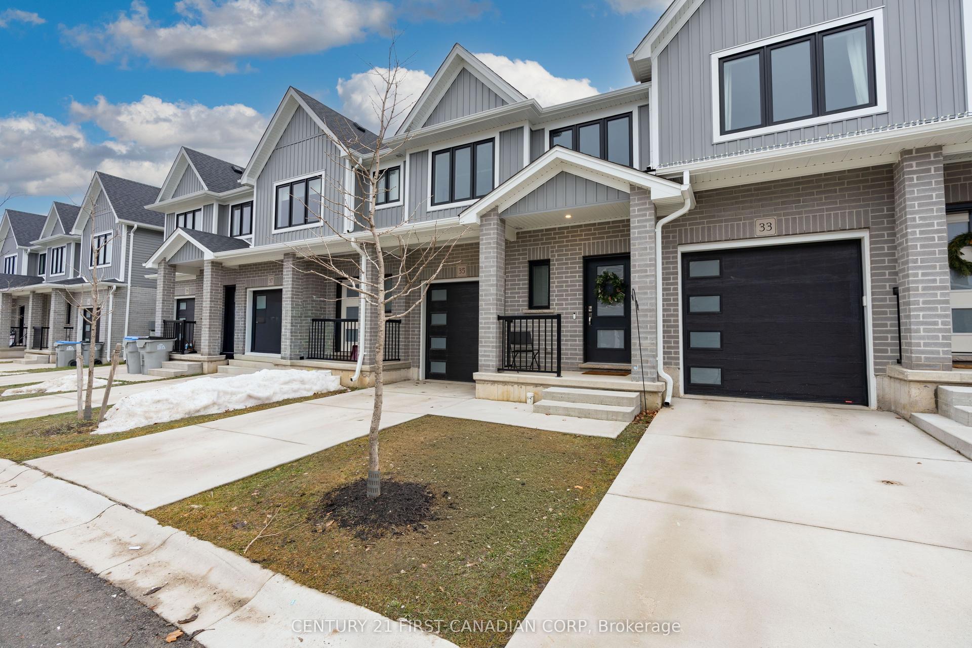 17 Nicholson Street 35 #35 — photo 1