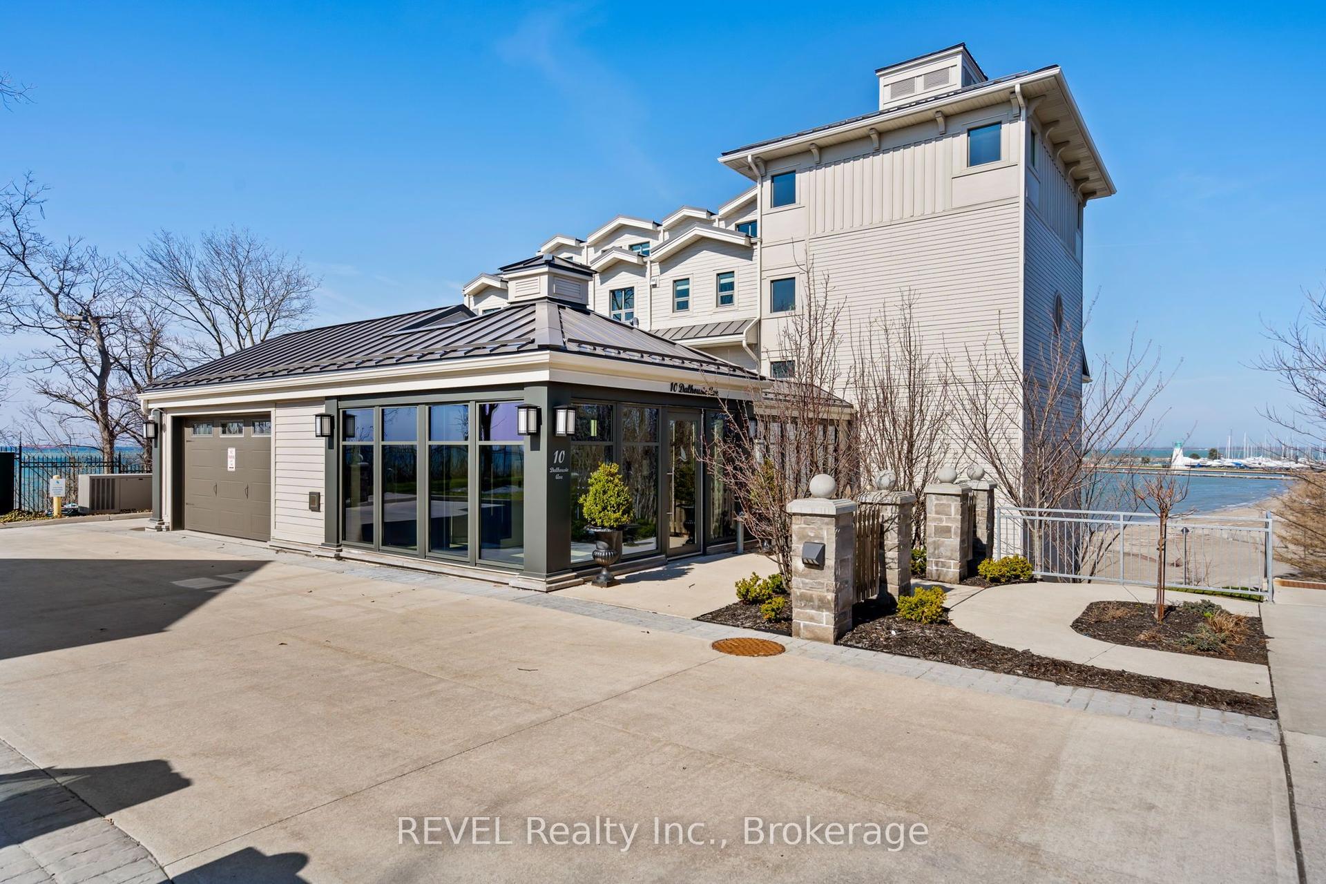 10 Dalhousie Avenue N 402 #402 — photo 1