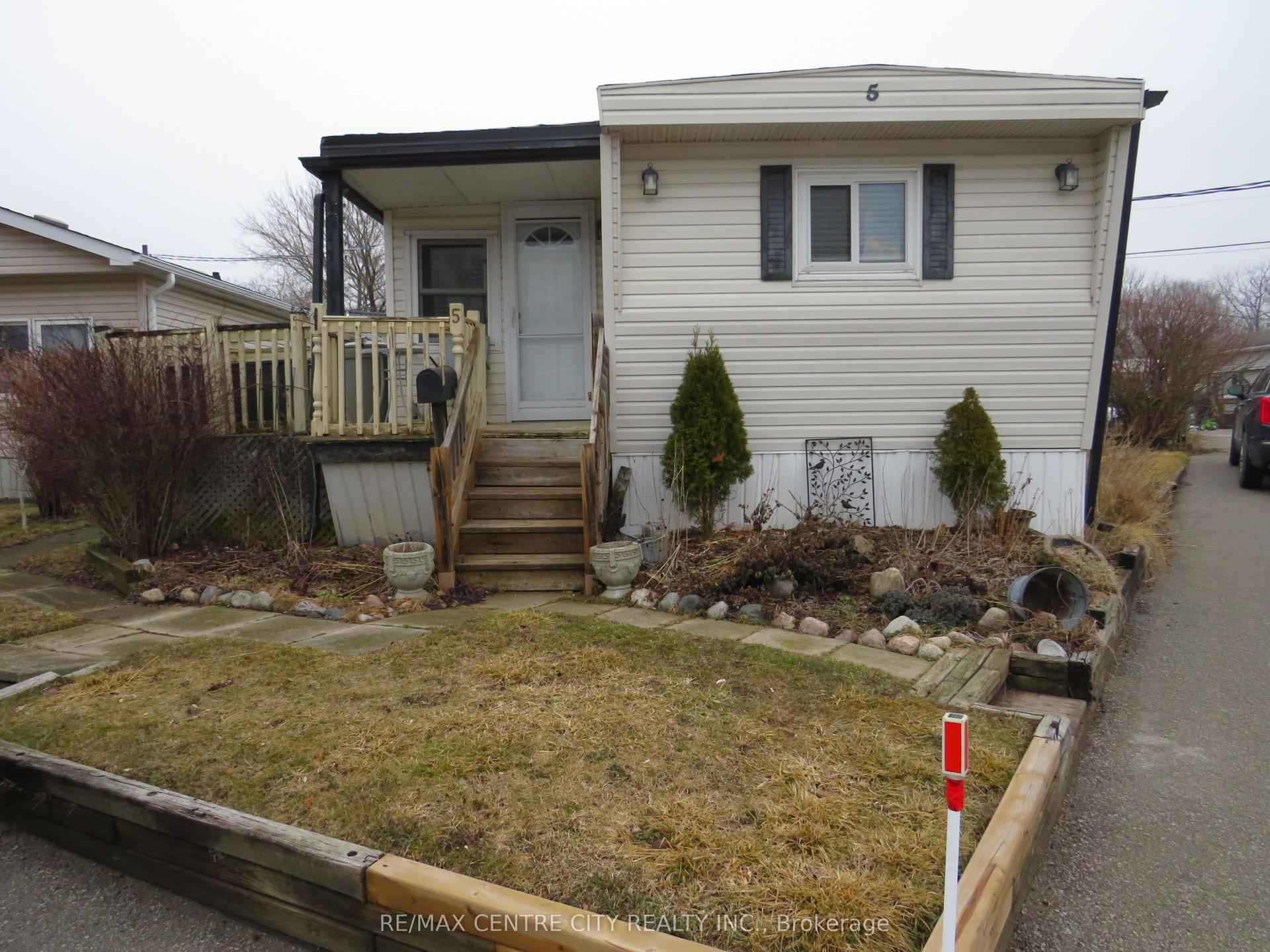 198 Springbank Drive 5 #5 — photo 1