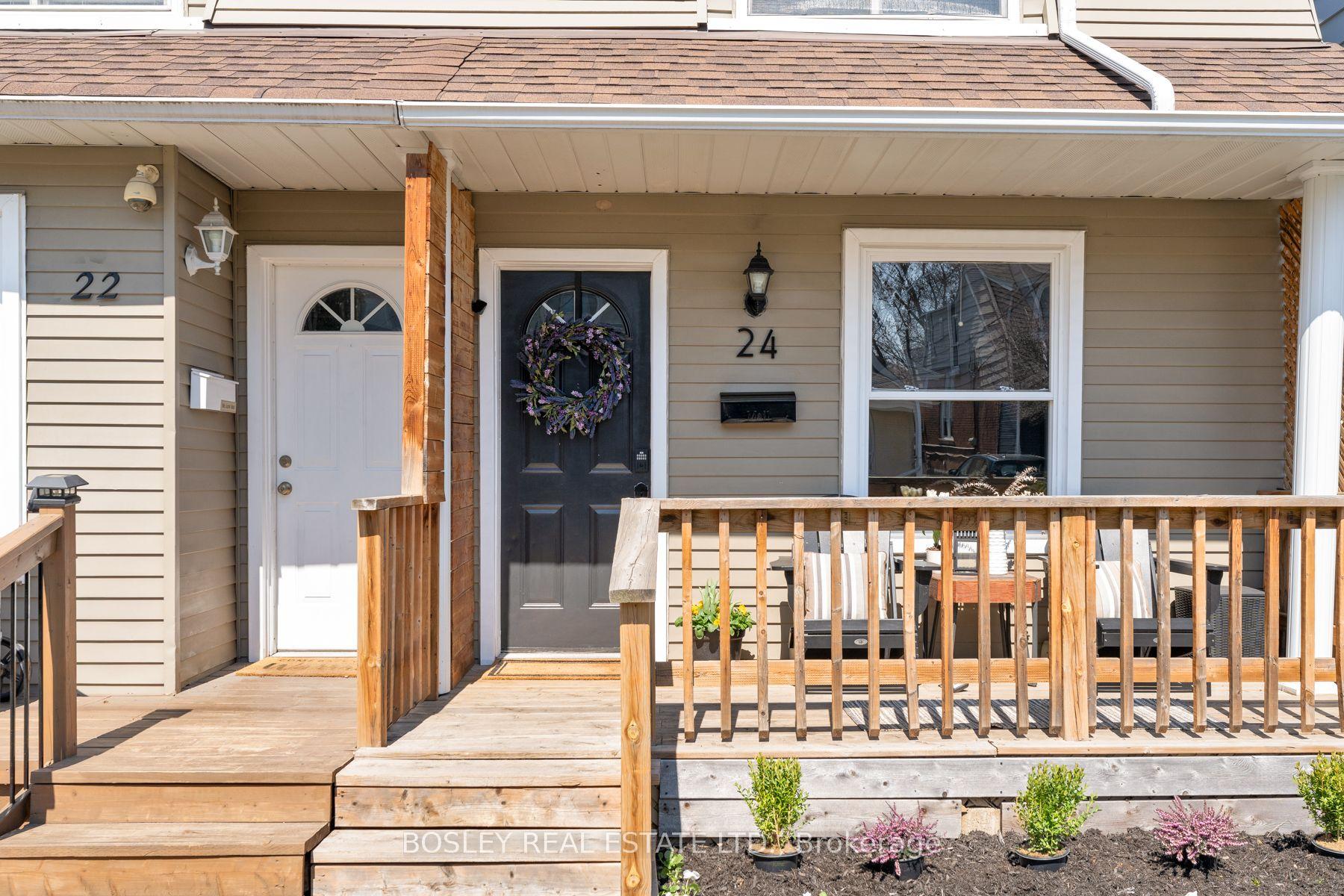 24 Queensdale Avenue — photo 1