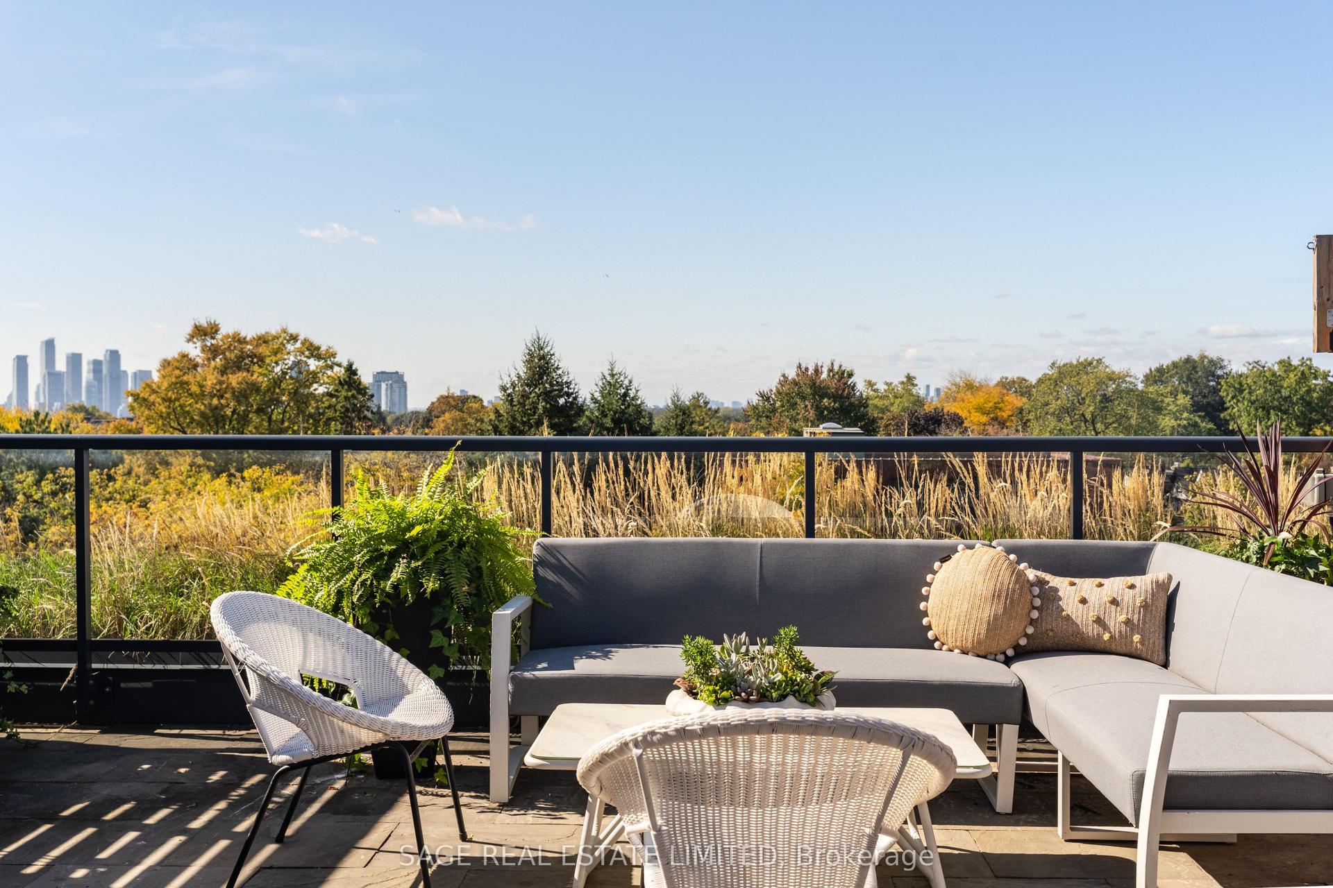 35 Wabash Avenue 321 #321 — photo 1