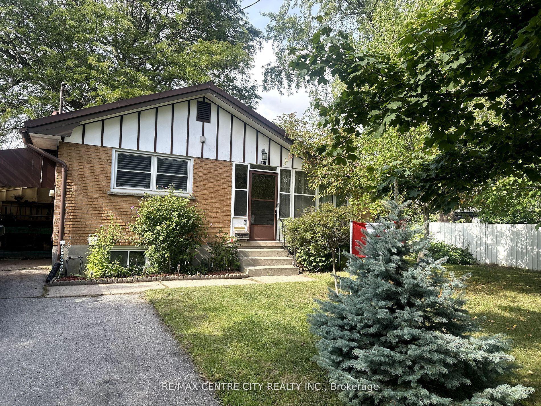 1948 Royal Crescent — photo 1
