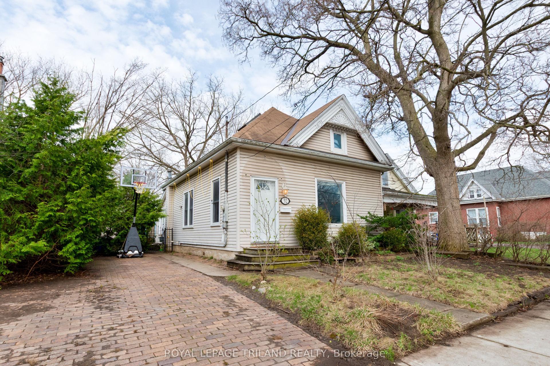 32 St Andrew Street — photo 1