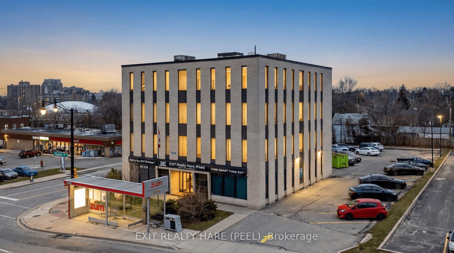 134 Queen Street E — photo 1