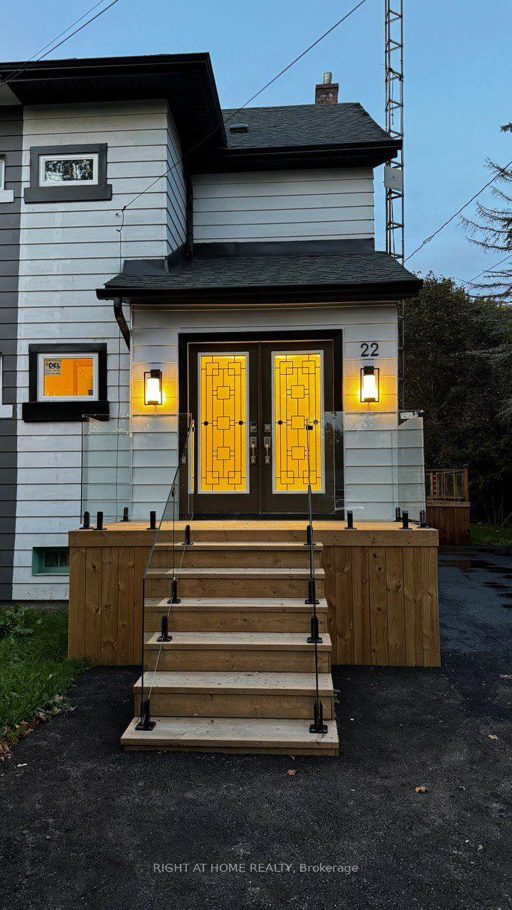 22 O'Brien Street N — photo 1