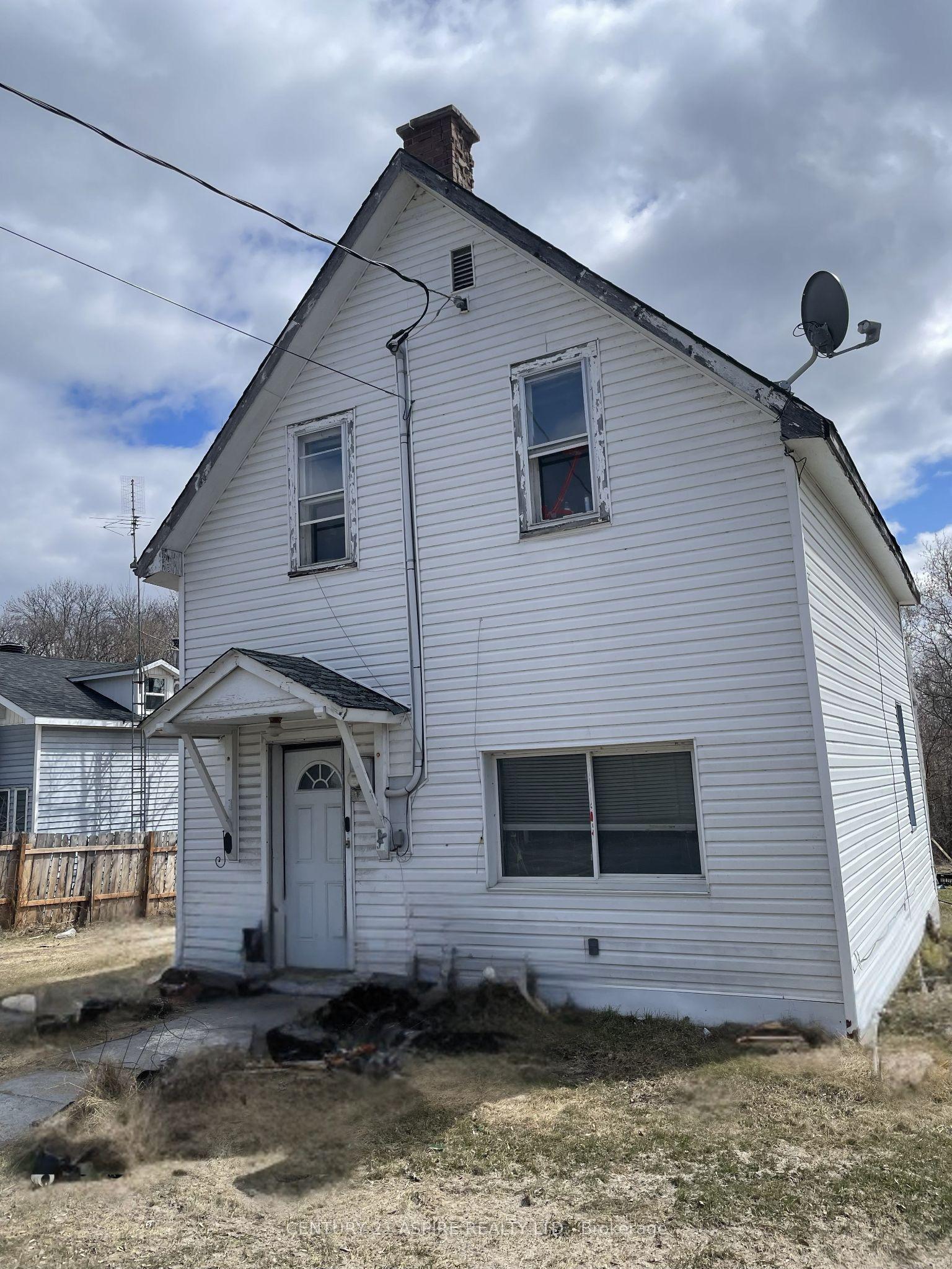 5121 60 Highway — photo 1