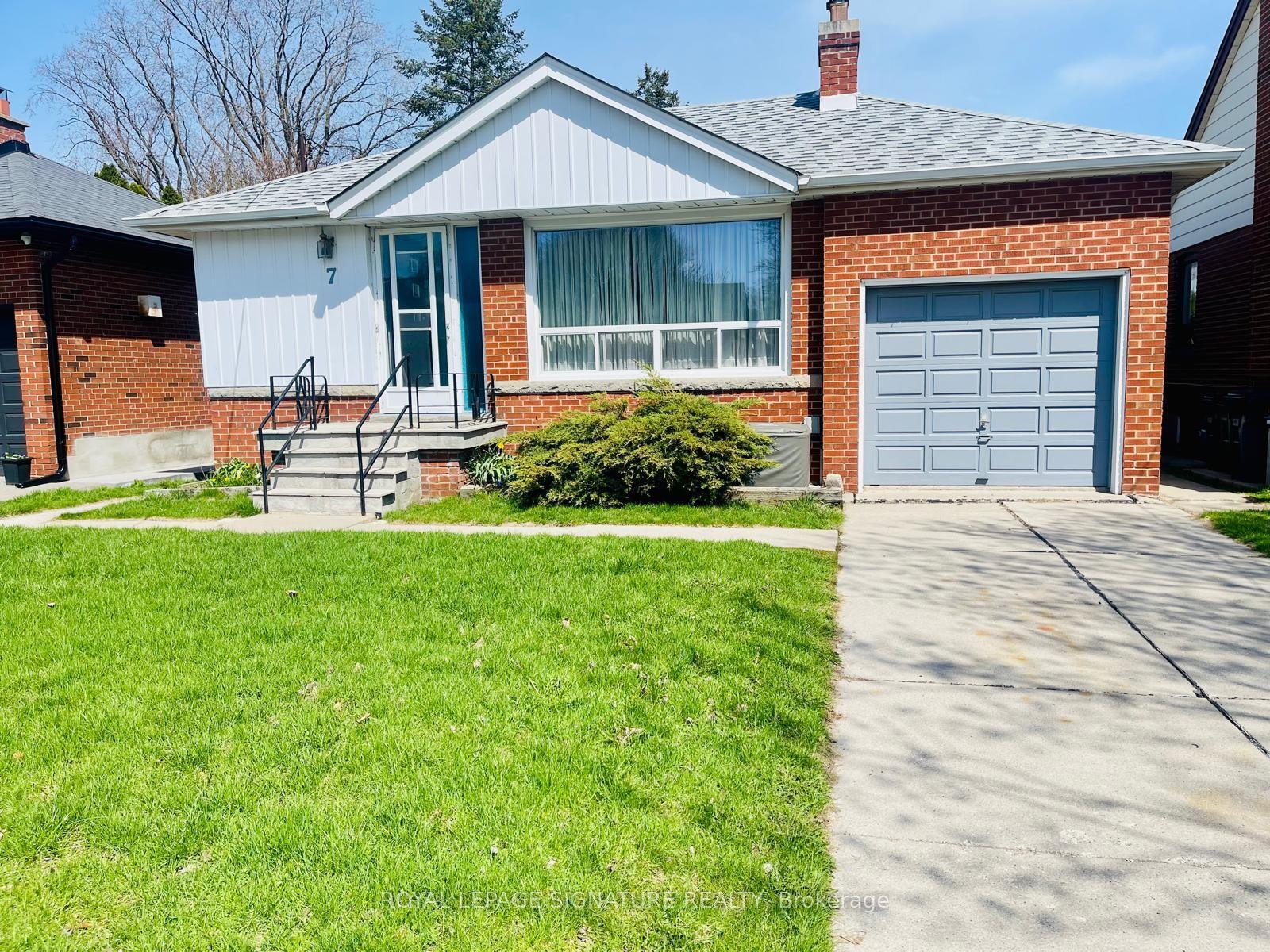 7 Placid Road — photo 1