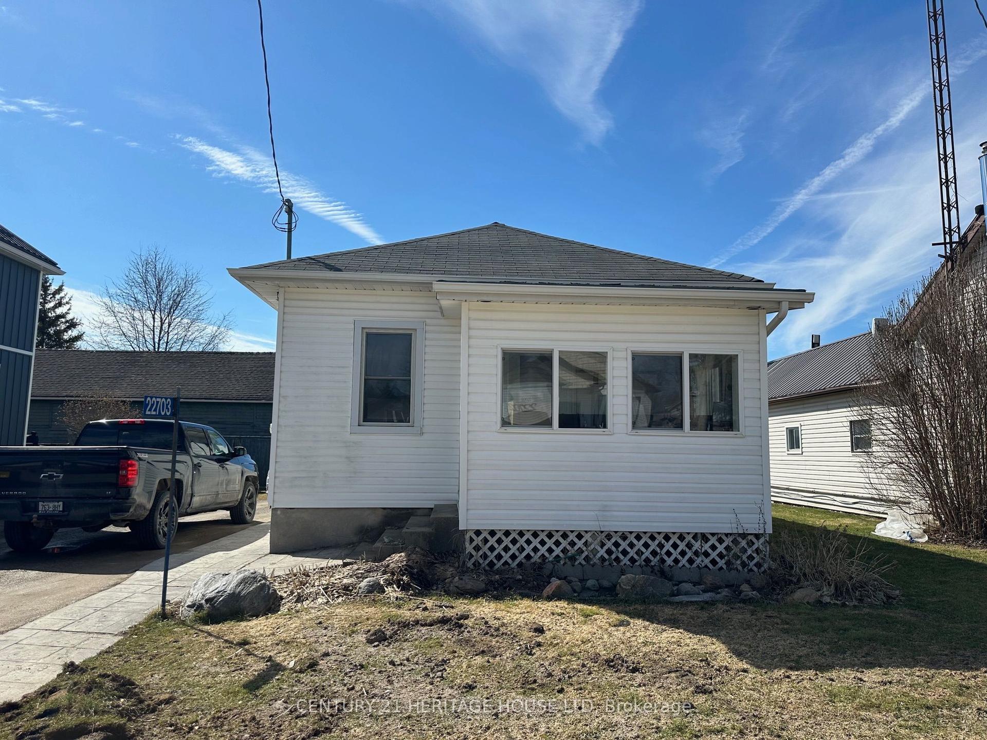 22703 Thames Road — photo 1