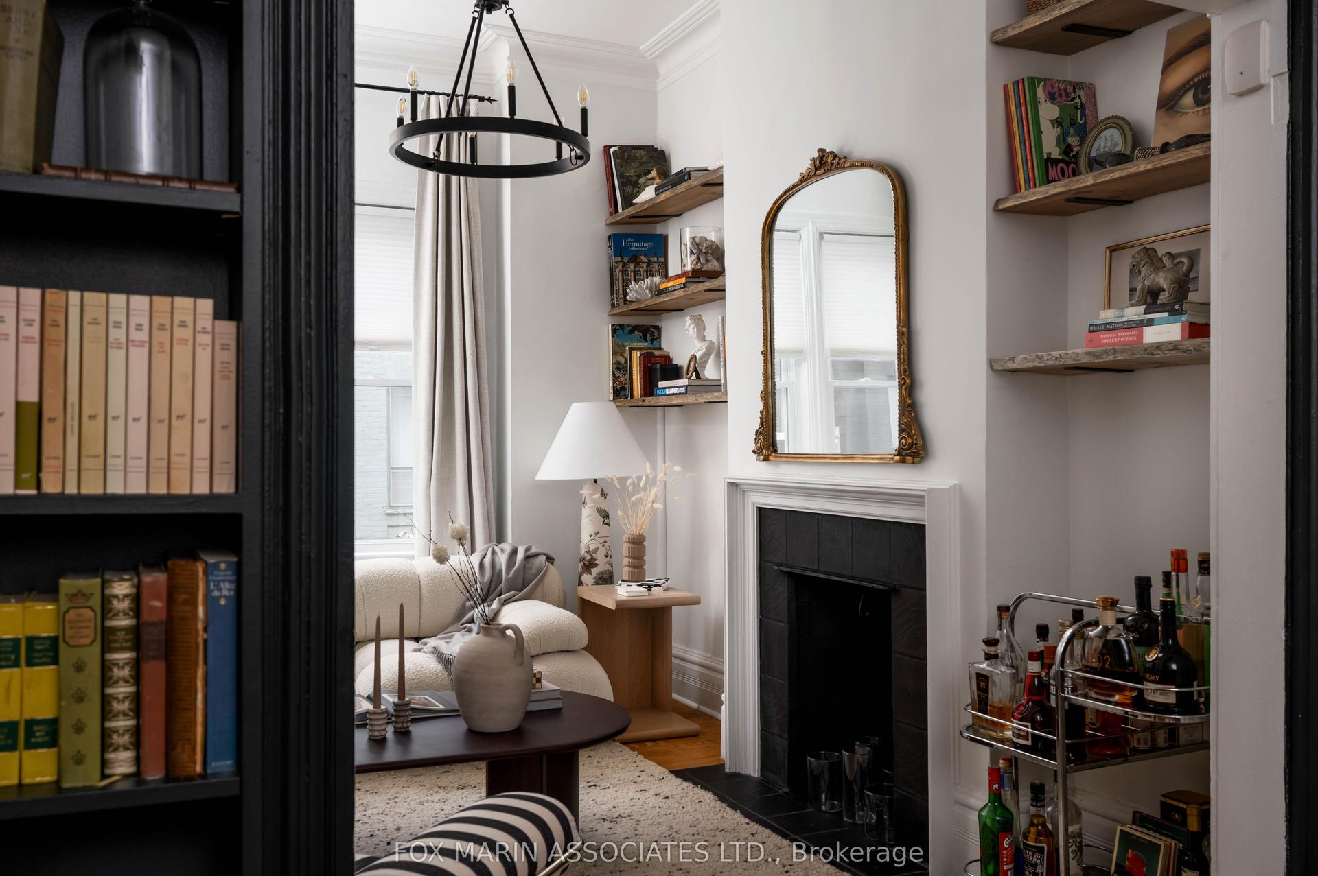 12 Andrews Avenue — photo 1