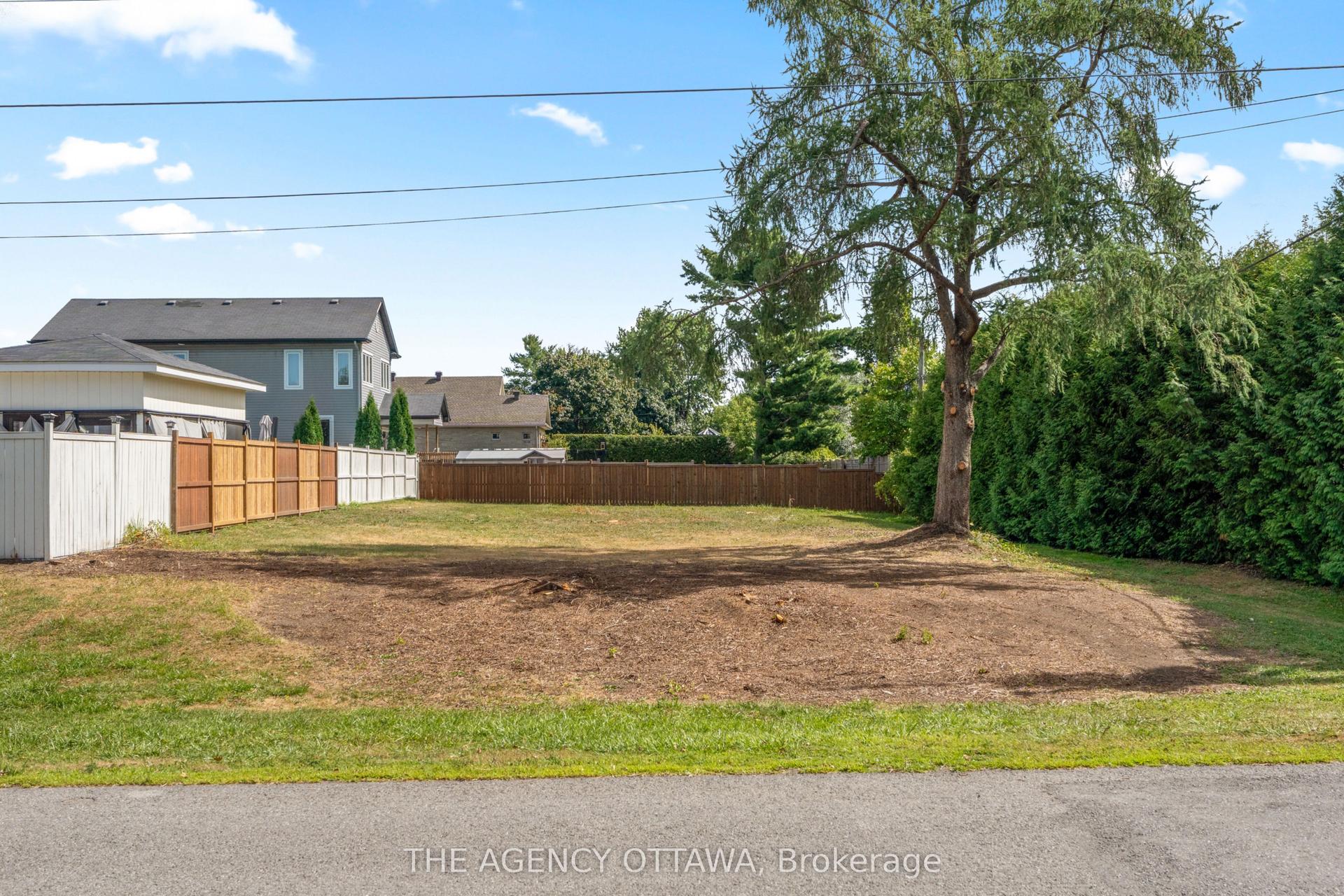 9 Doris Avenue — photo 1