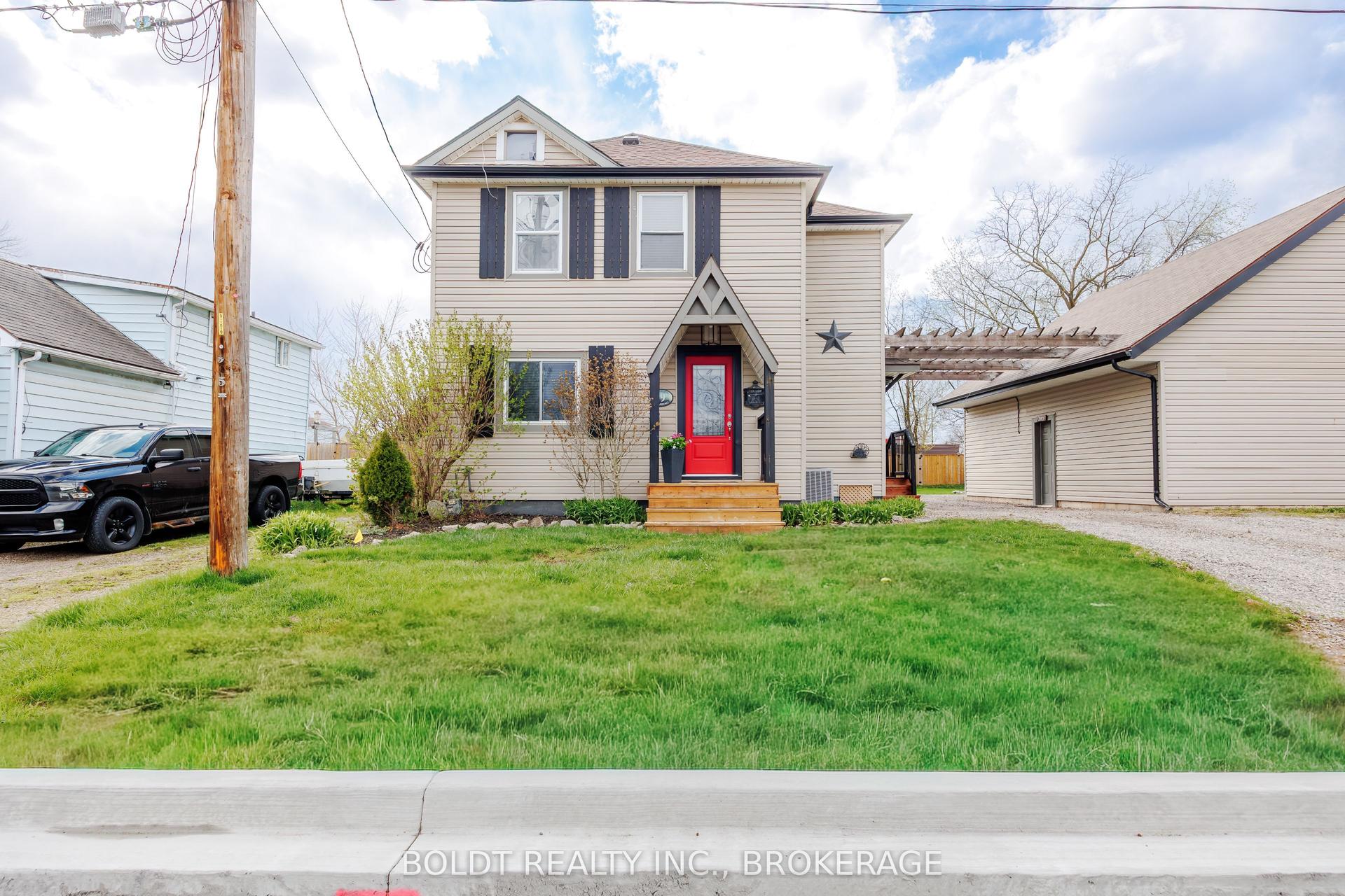 19 Patricia Avenue — photo 1