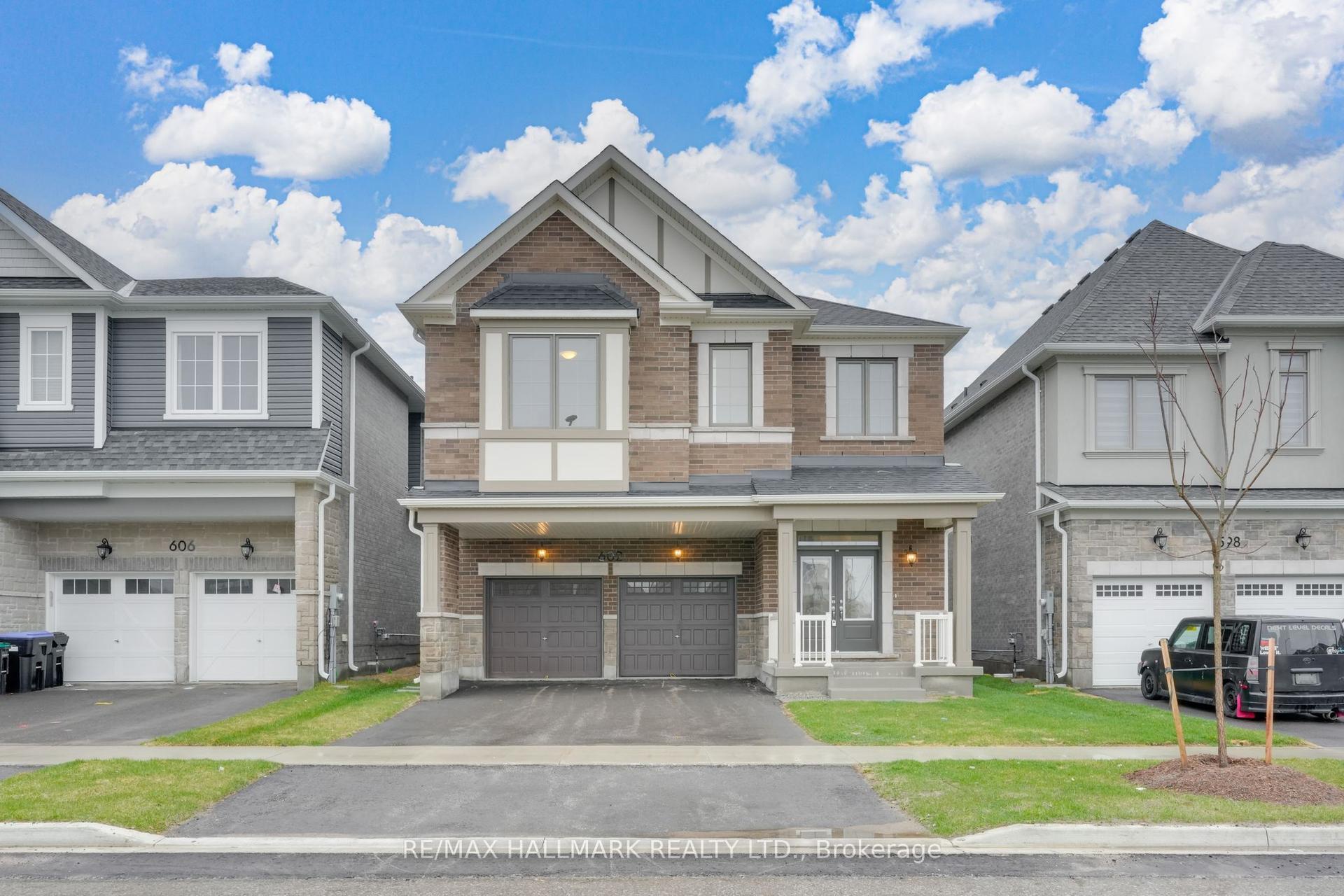 602 Newlove Street — photo 1