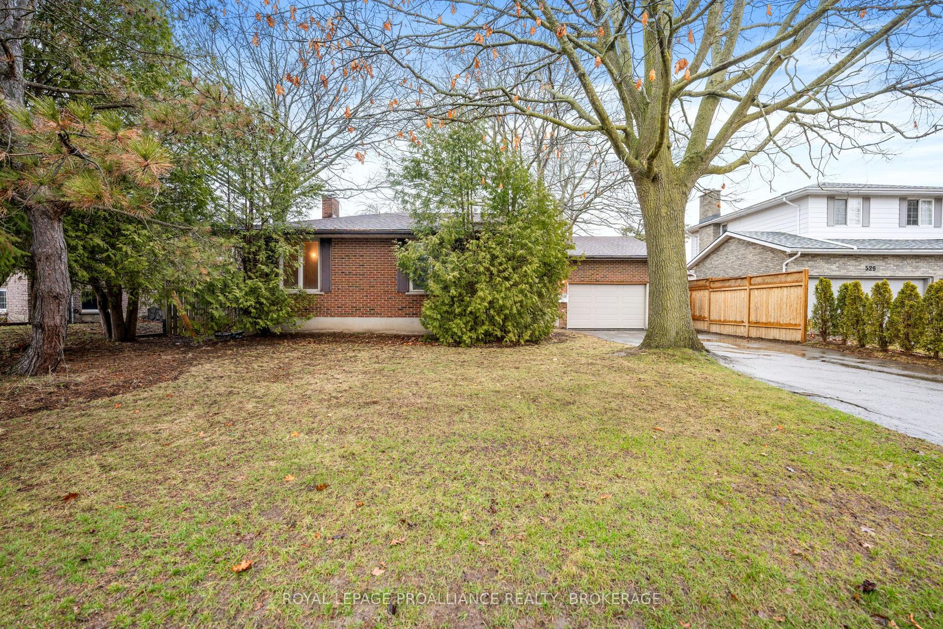 530 Roosevelt Drive — photo 1