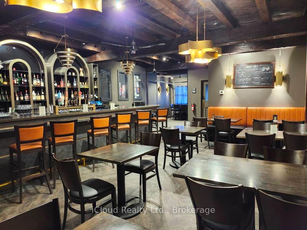 91 Wyndham Street N — photo 1