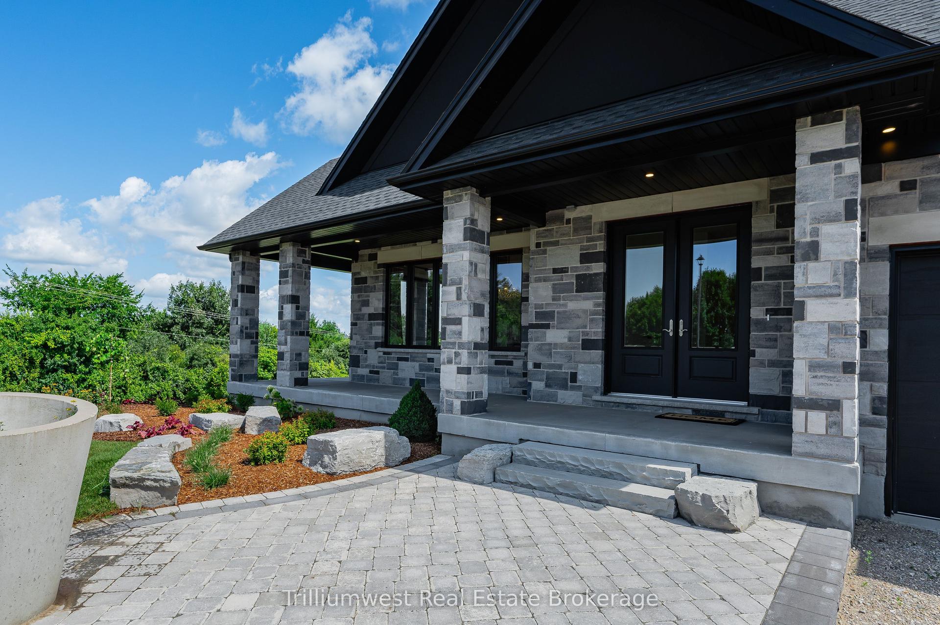 10 Inverhill Road — photo 1