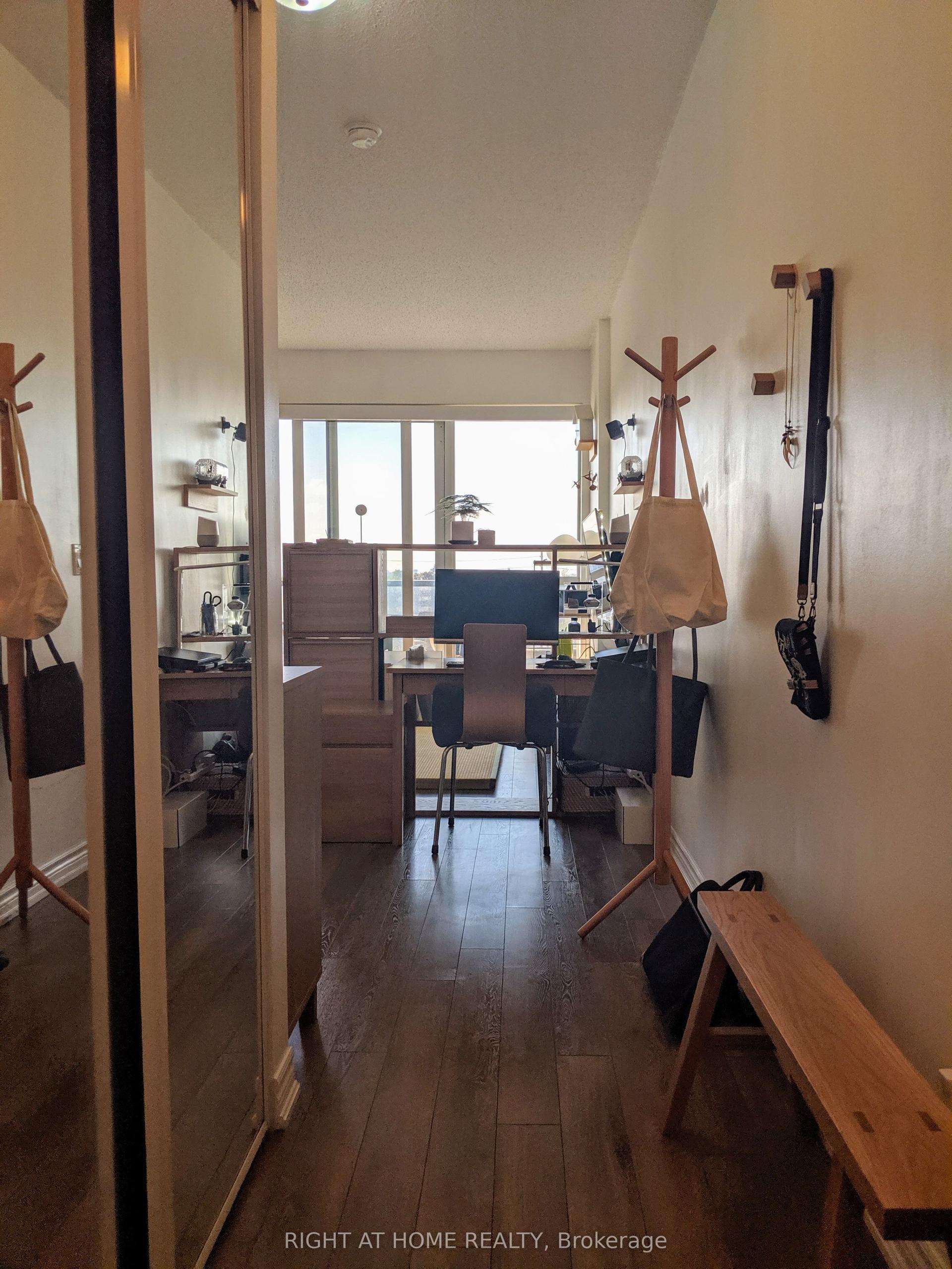 15 James Finlay Way 612 #612 — photo 1