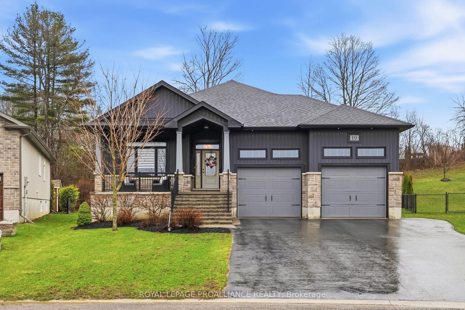 19 Autumn Grove — photo 1