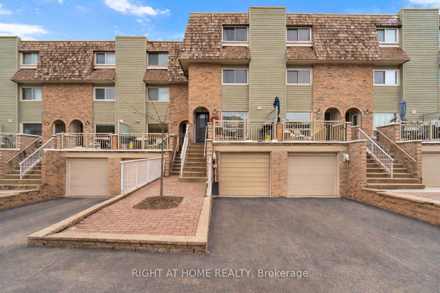 94 Dutch Myrtle Way — photo 1