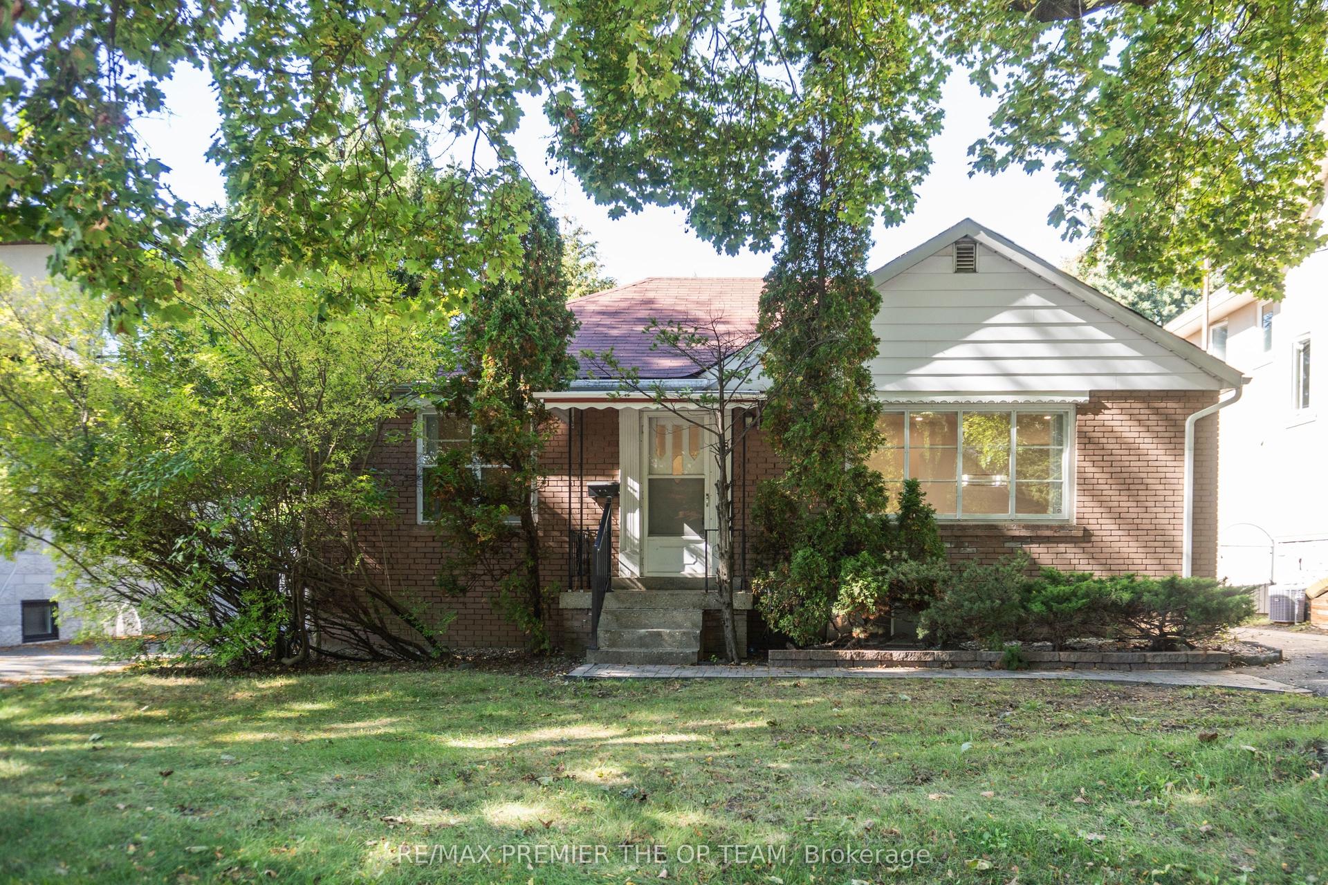 148 Martin Grove Road — photo 1