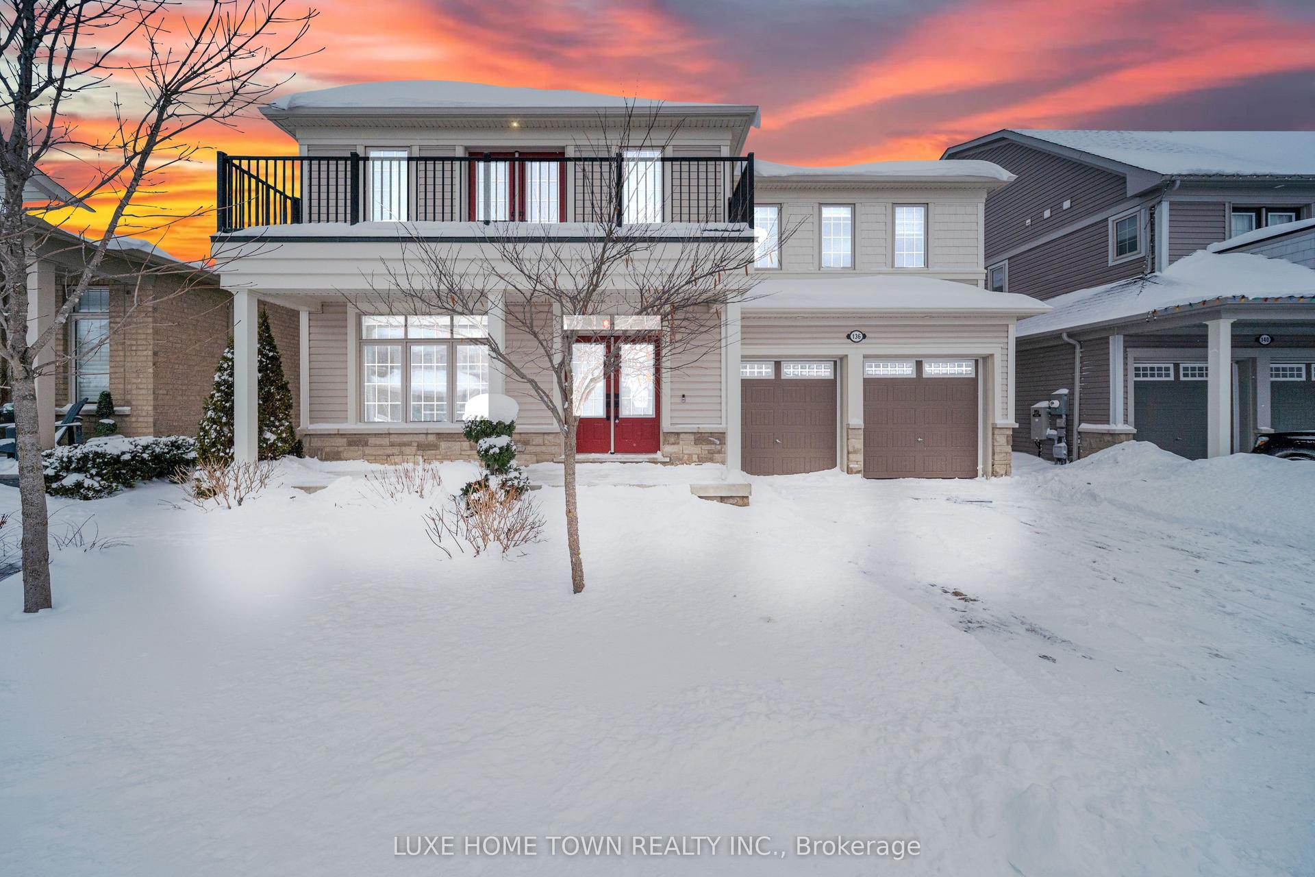 136 Harpin Way E — photo 1