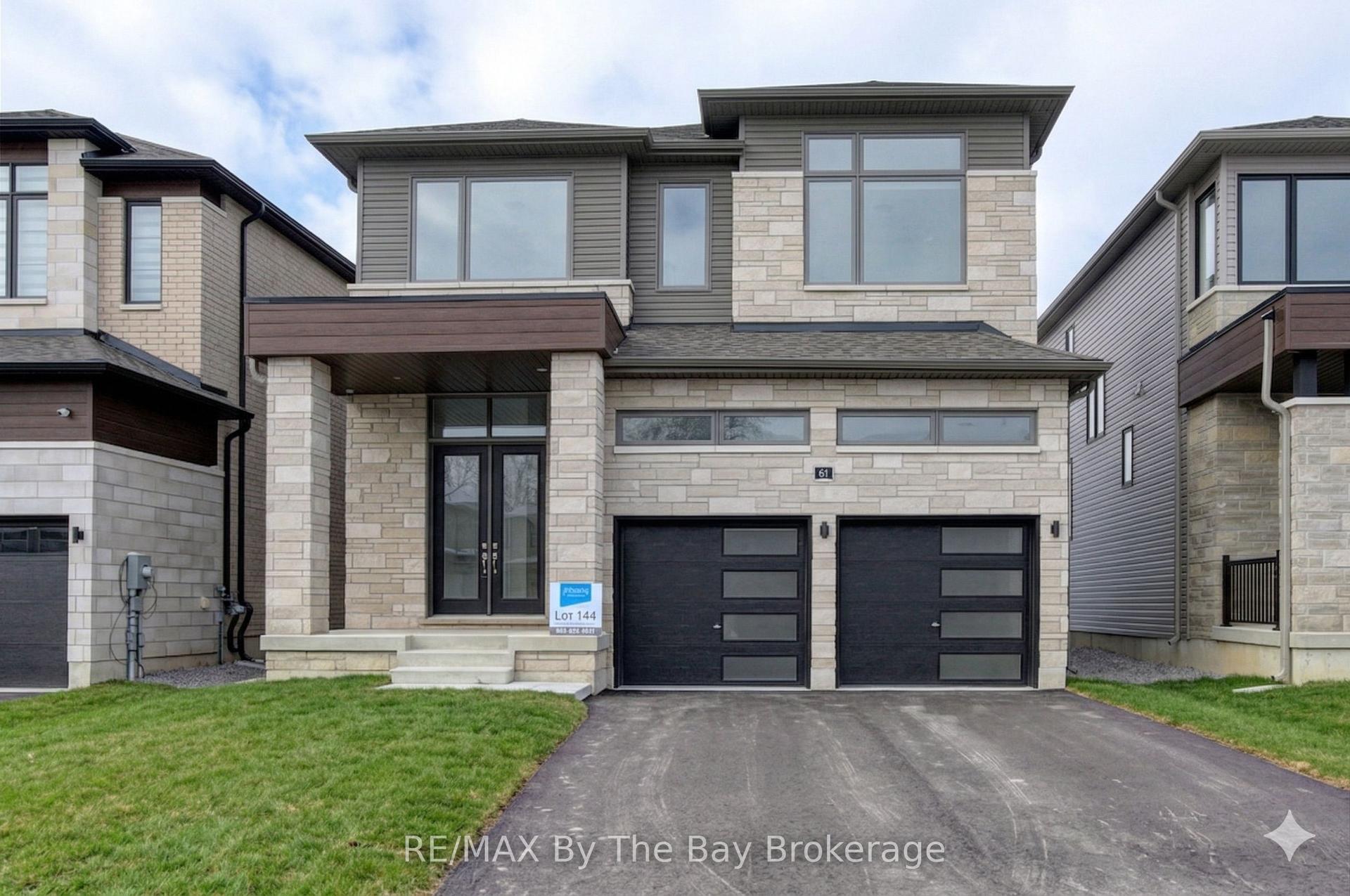 61 Rosanne Circle — photo 1