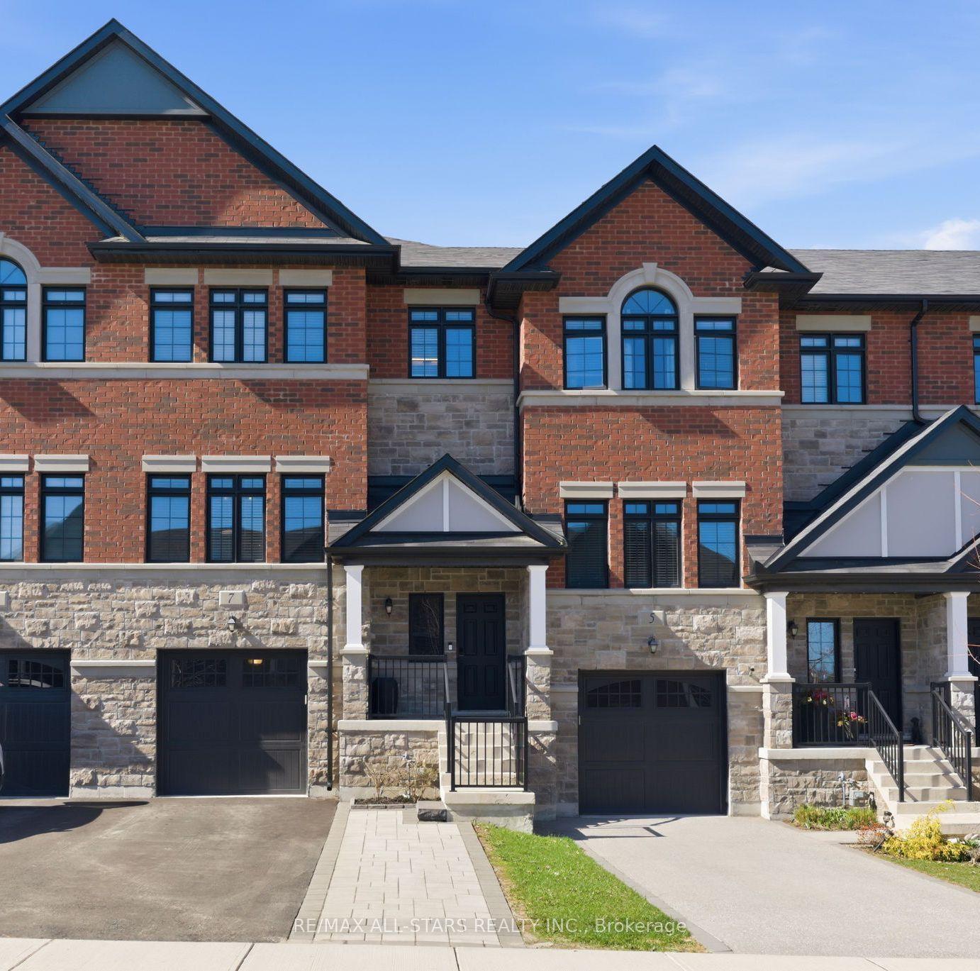 7 Gord Matthews Way — photo 1