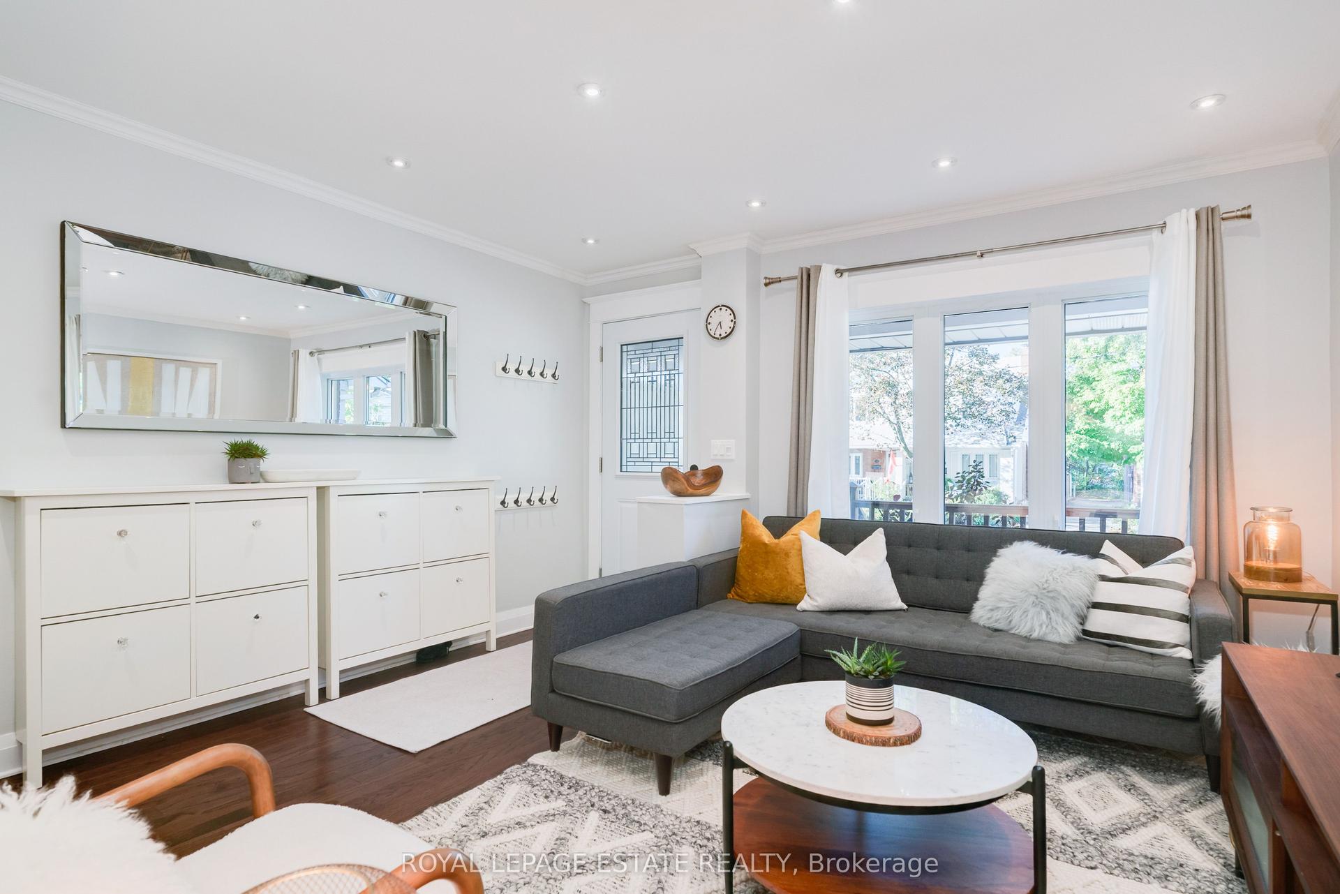 331 Scarborough Road — photo 1