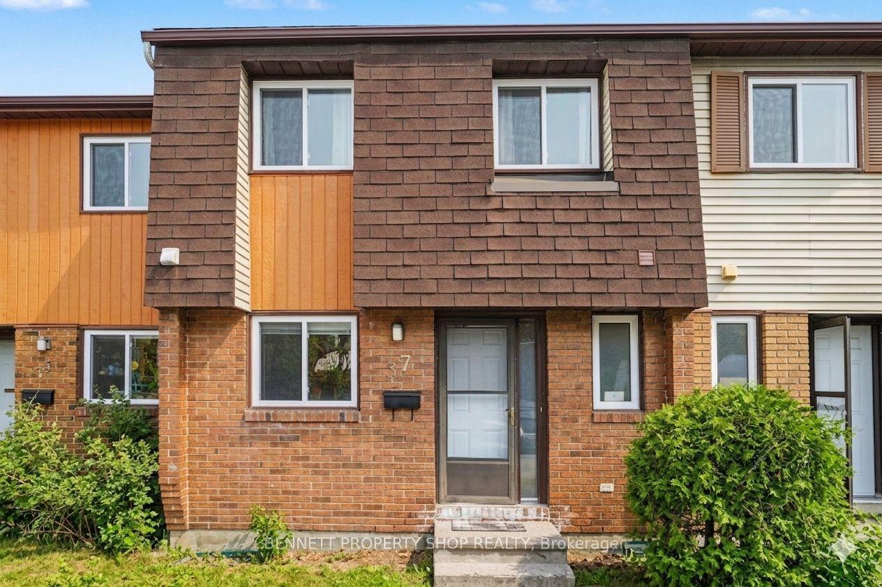 37 Pixley Private — photo 1