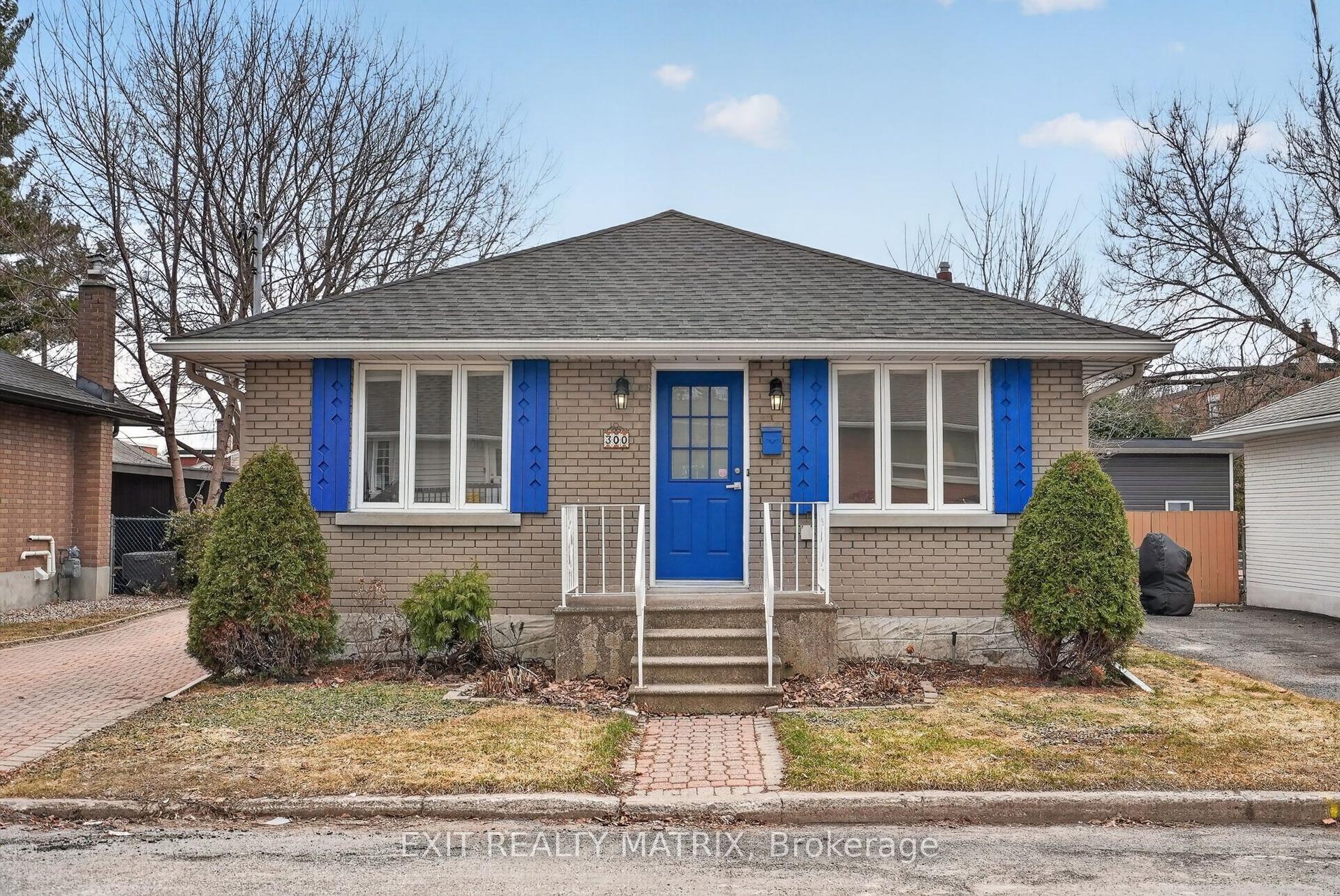 300 St Jacques Street — photo 1