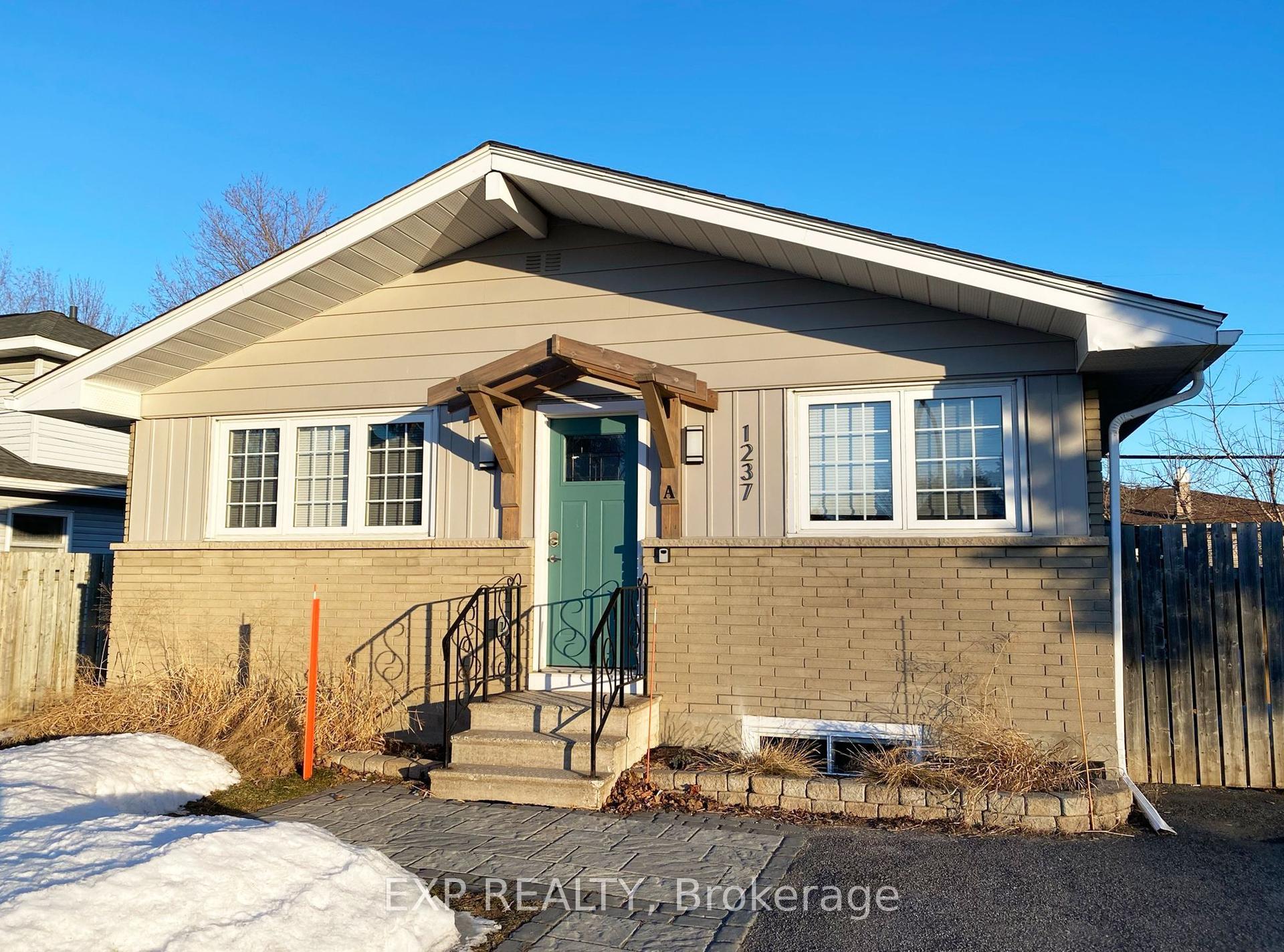 1237 Vancouver Avenue — photo 1