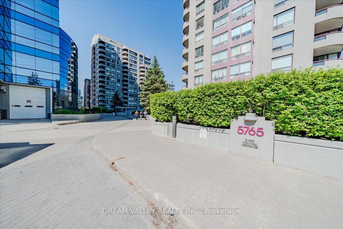 5765 Yonge St Street PH504 #PH504 — photo 1