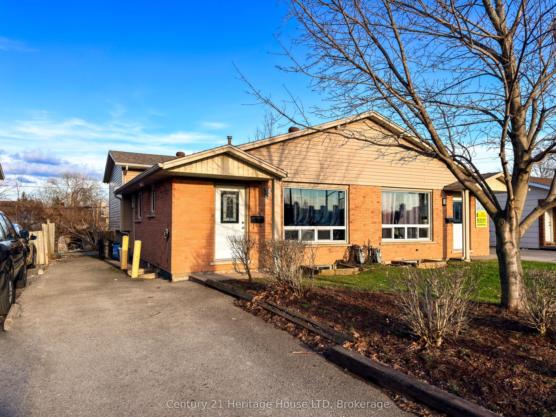 542 First Avenue N — photo 1