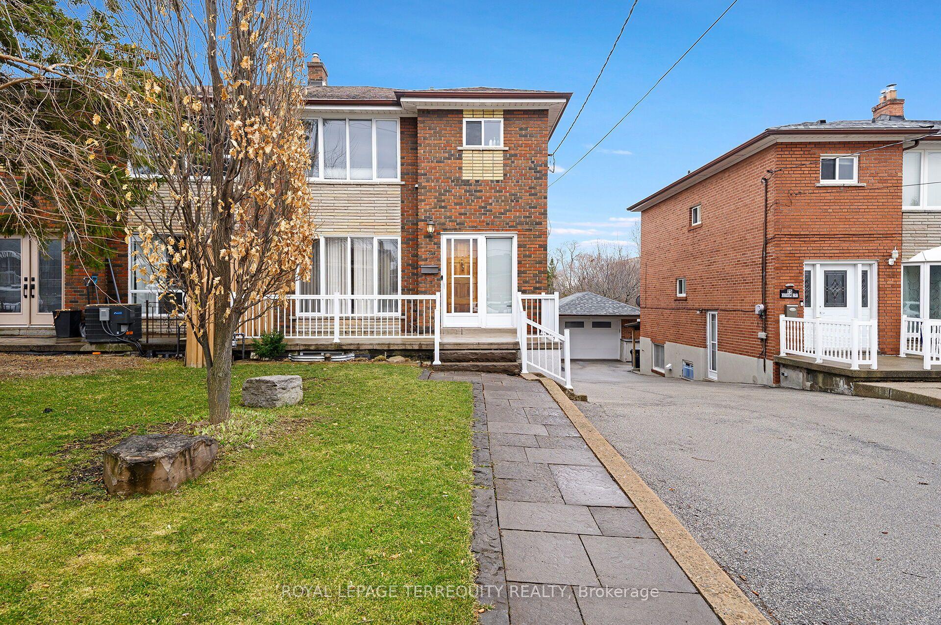 27 Gotham Court — photo 1