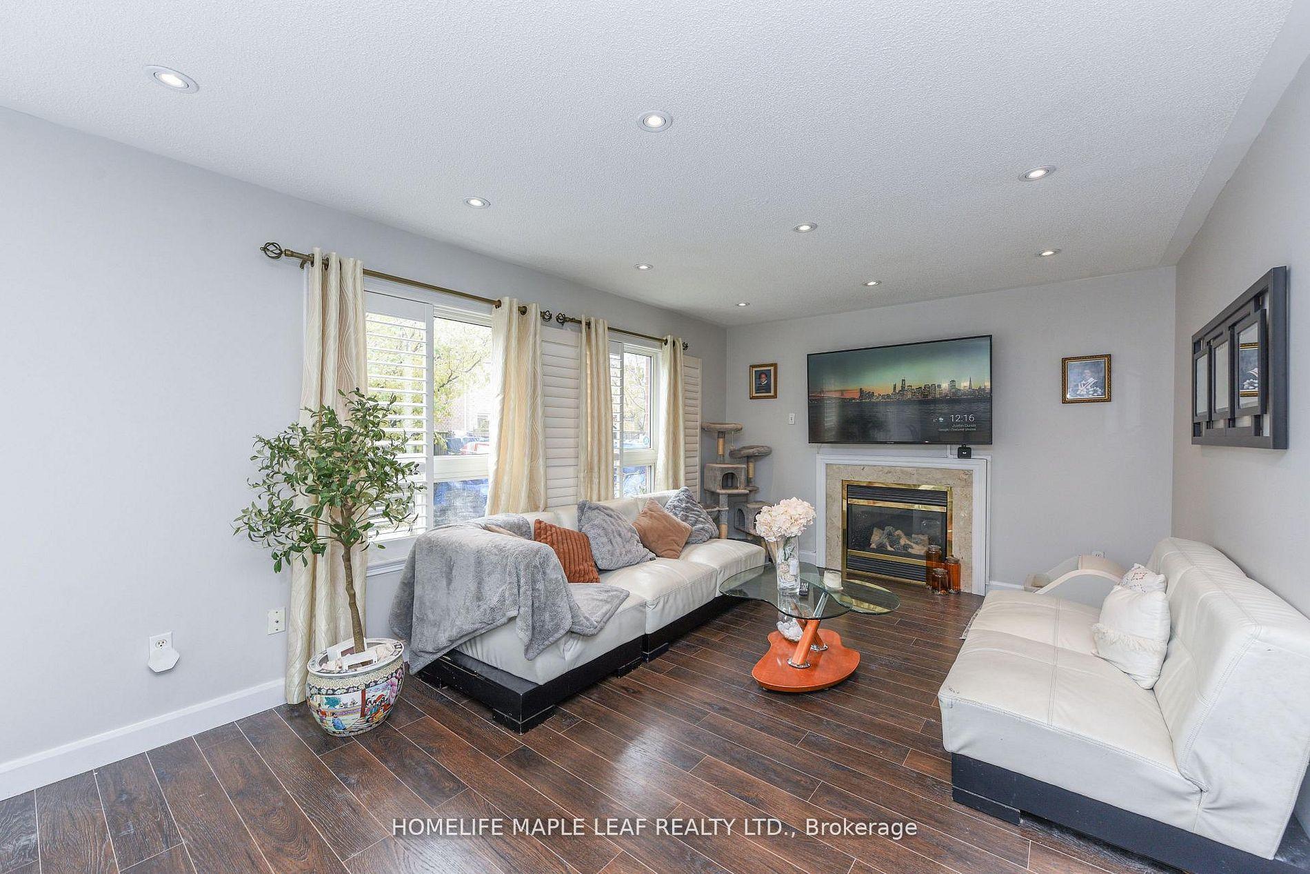 250 Brisdale Drive — photo 1