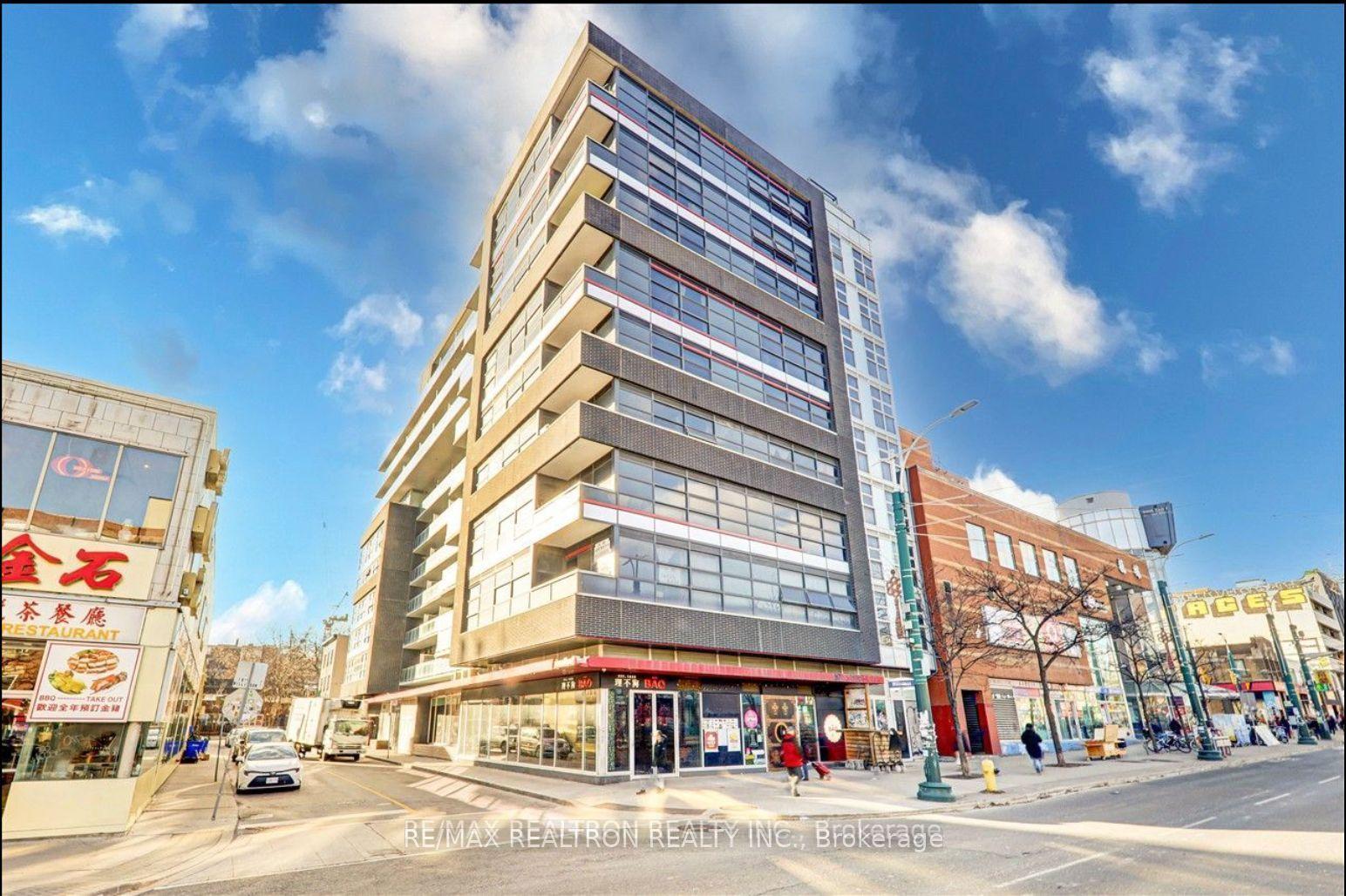 10 Willison Square 803 #803 — photo 1