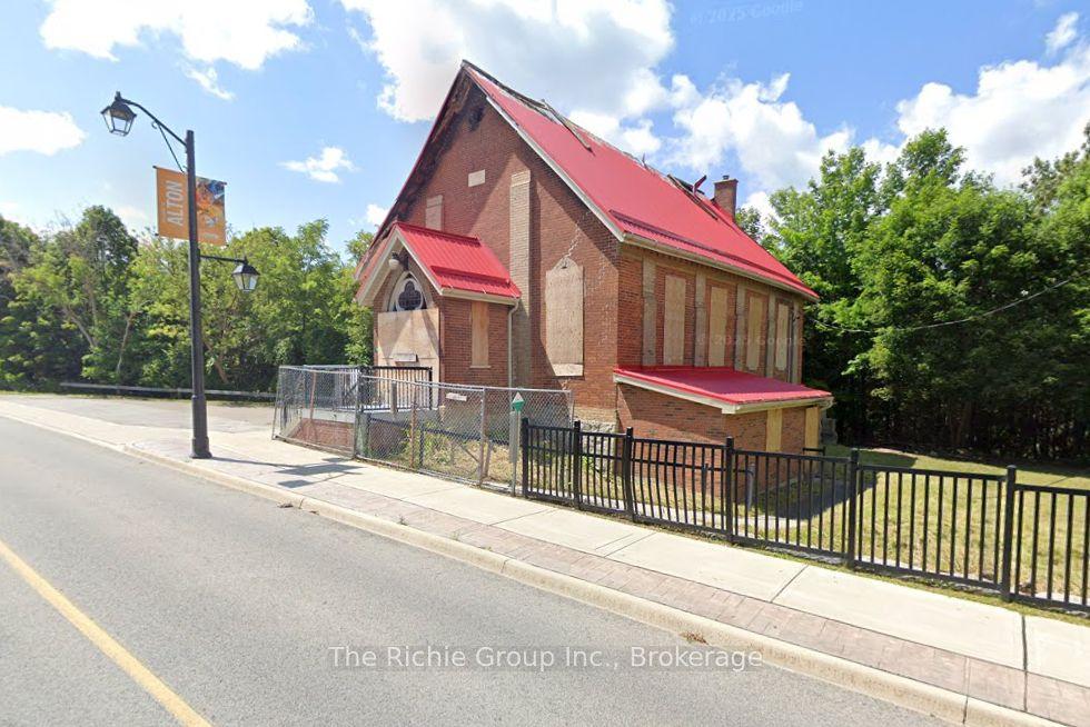 1532 Queen Street — photo 1