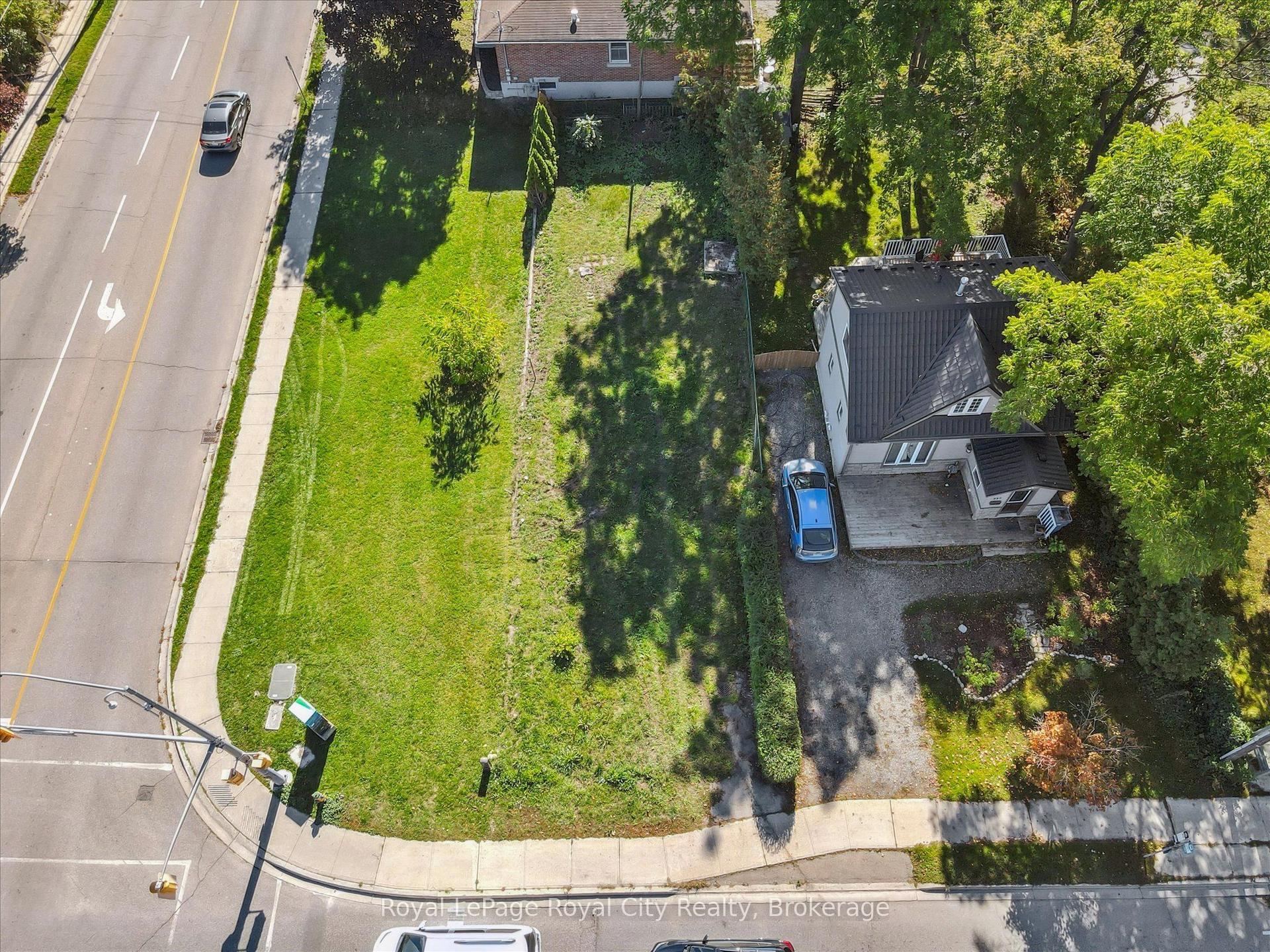 239 Elizabeth Street — photo 1